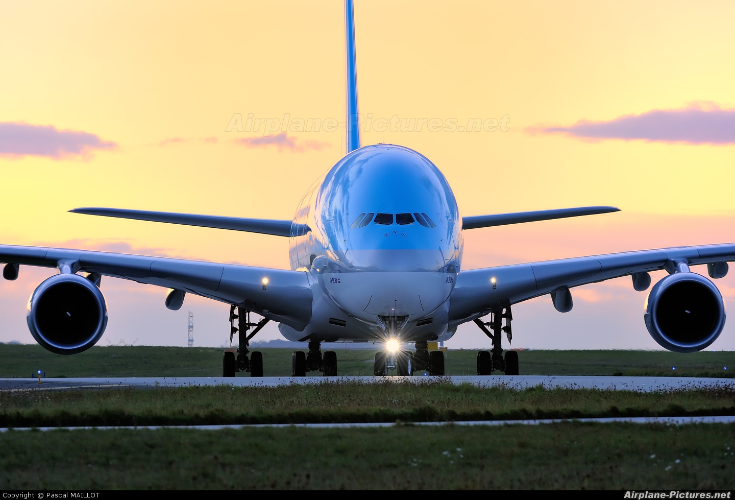 HL7614 Air Airbus A380 at Paris de Gaulle. Photo ID 161414