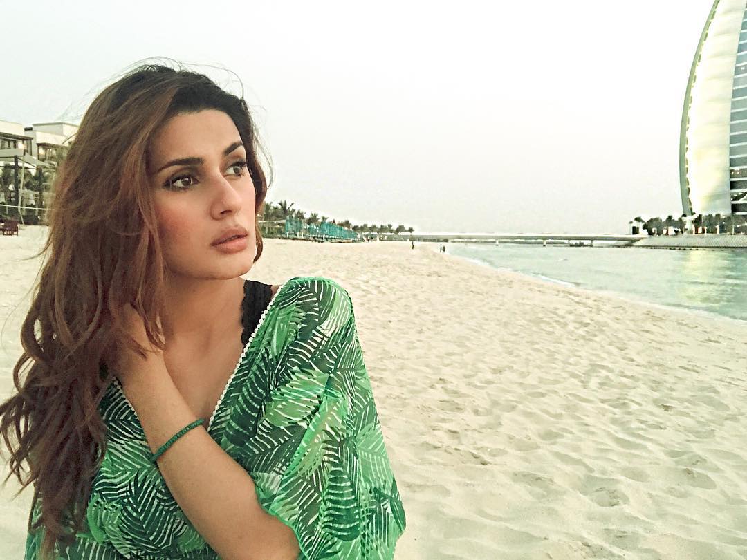 Kubra khan beautiful Pakistani actress photo