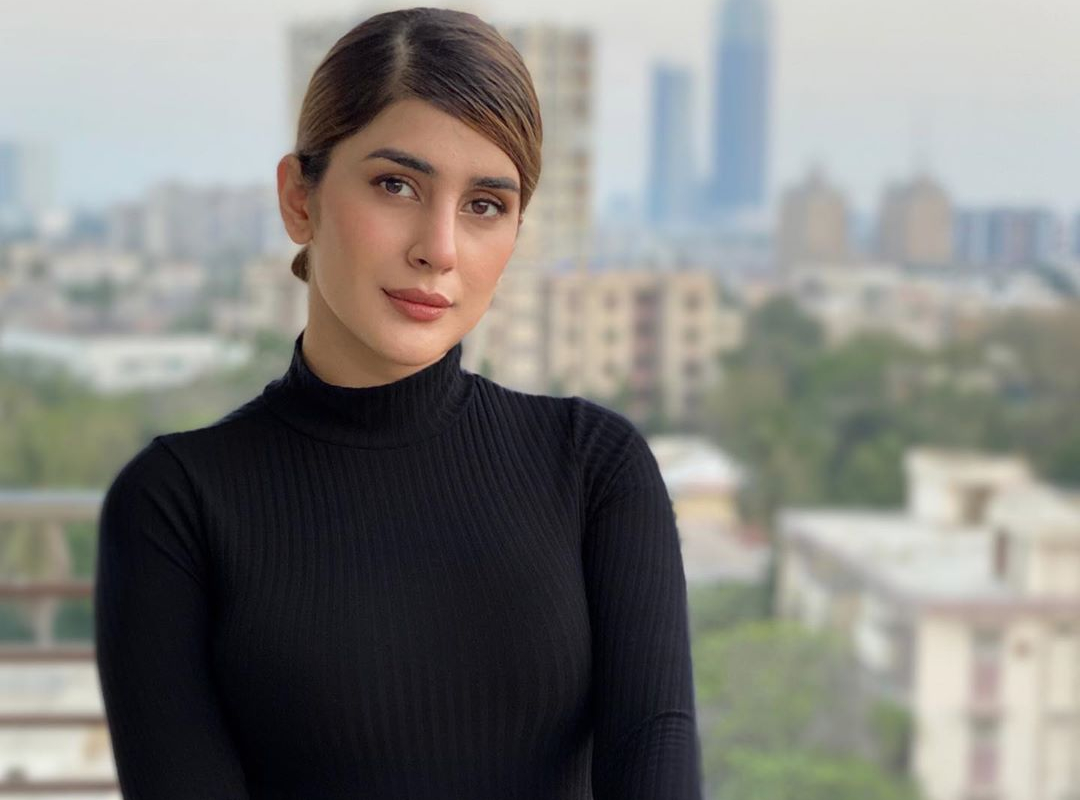 Kubra Khan Is A Sight For Sore Eyes As She Treats Fans With Throwback Picture From Turkey