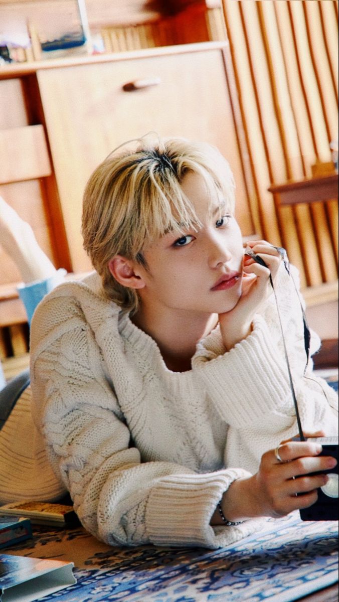 lee felix yongbok stray kids season's greetings 2021 kpop wallpaper lockscreen. Felix stray kids, Felix, Stray