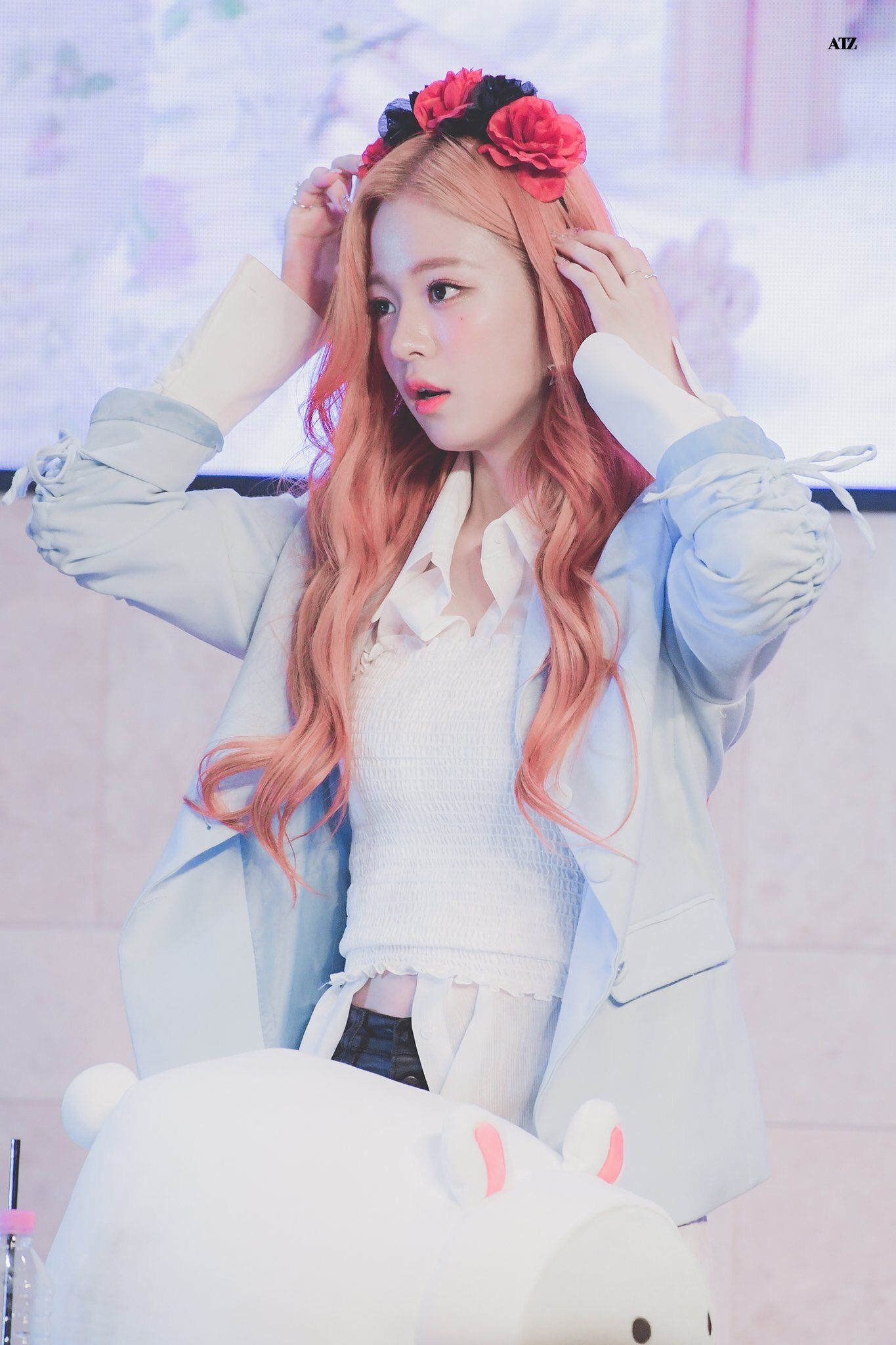 lee chaeyoung pics on Twitter. Kpop girls, Chaeyoung fromis 9, Fromis 9 chaeyoung