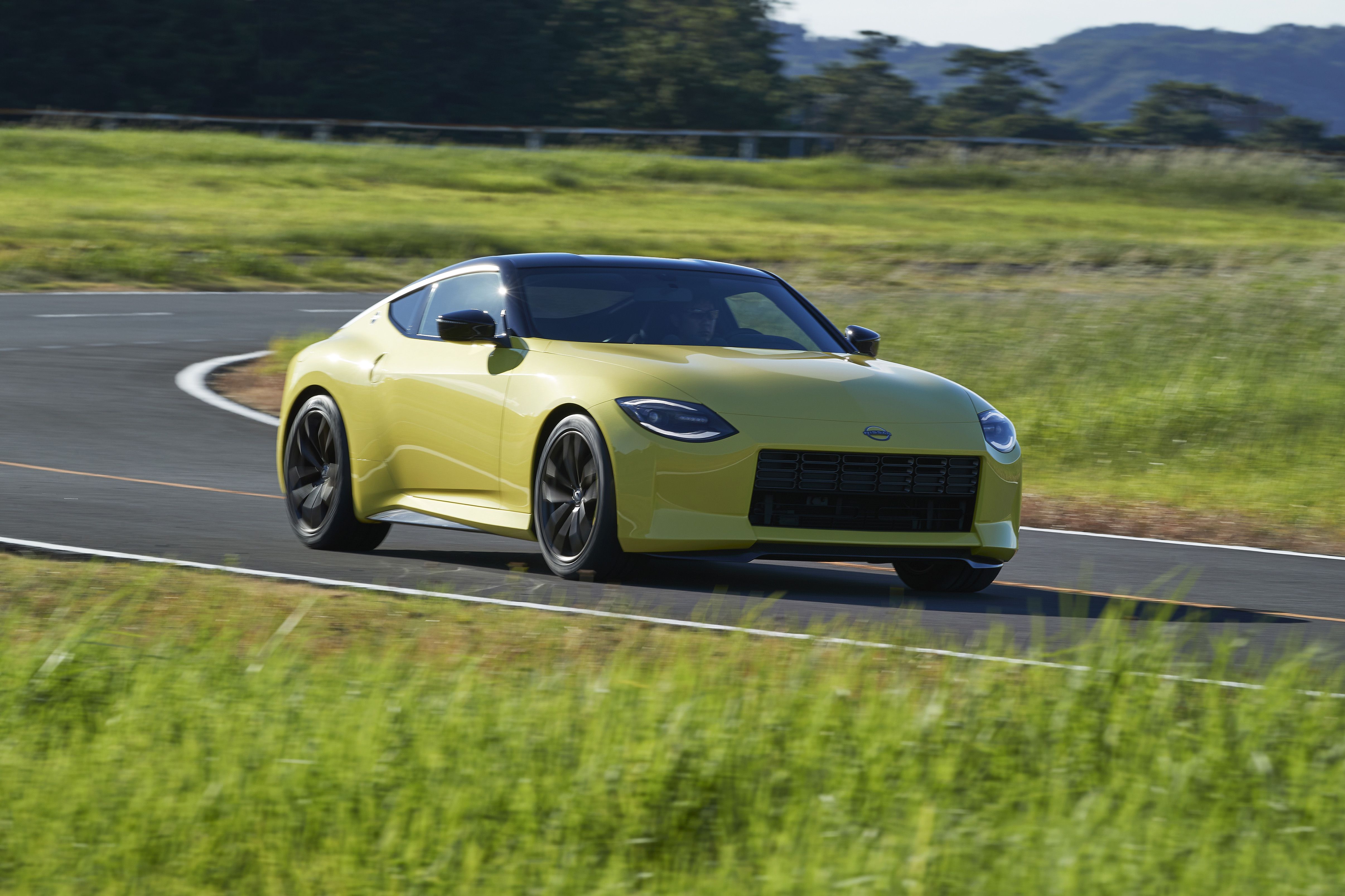 Rumor Says Nissan 400Z Beats Lotus Evora GT's Power To Weight Ratio