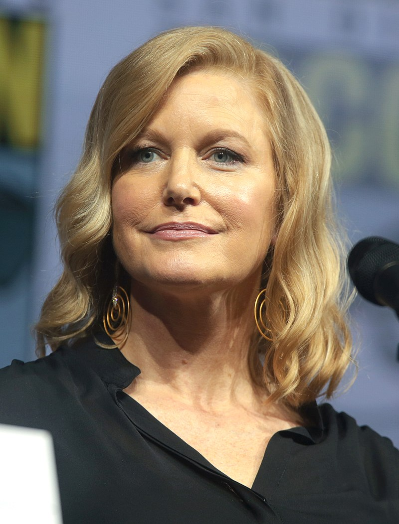 Anna Gunn by Gage Skidmore 3 Gunn -Anna Gunn (born August 11, 1968)[1] is an American actress. Anna gunn, American actress, Actresses