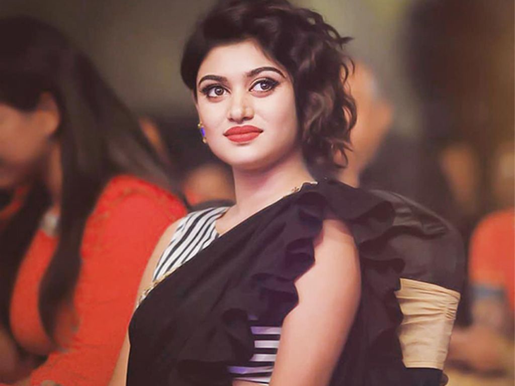 Oviya Wallpaper