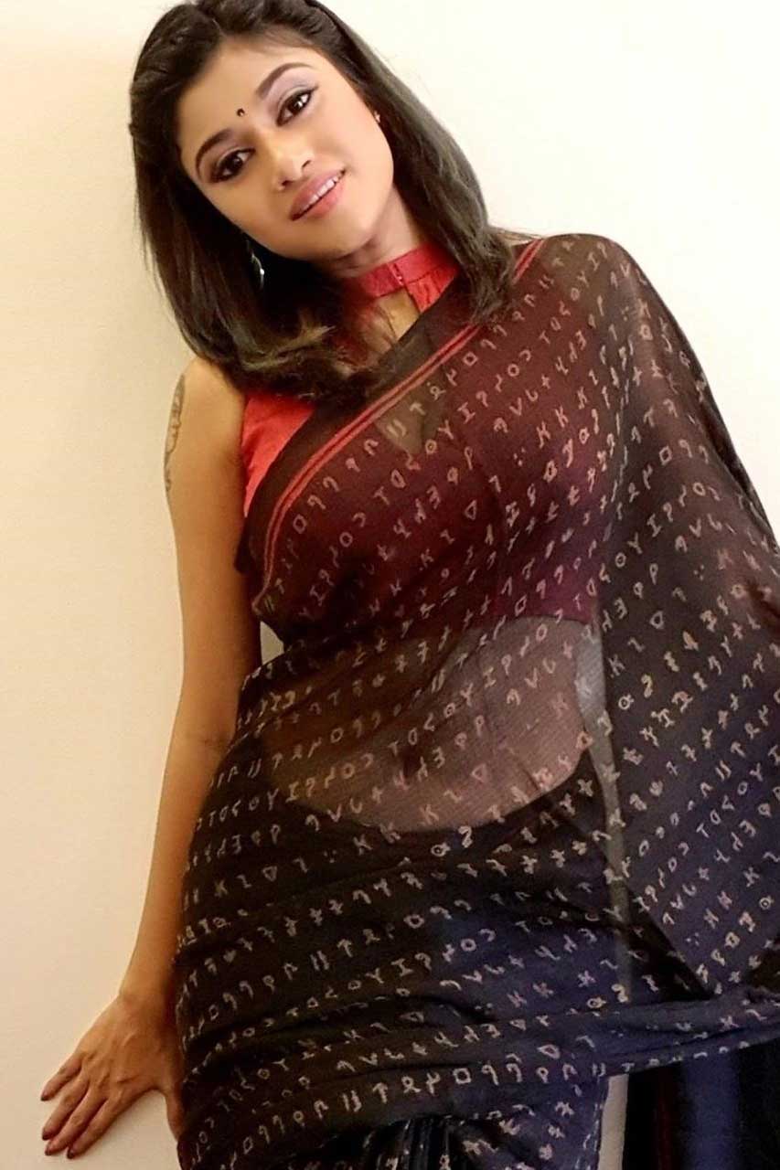 Oviya Helen- latest stills