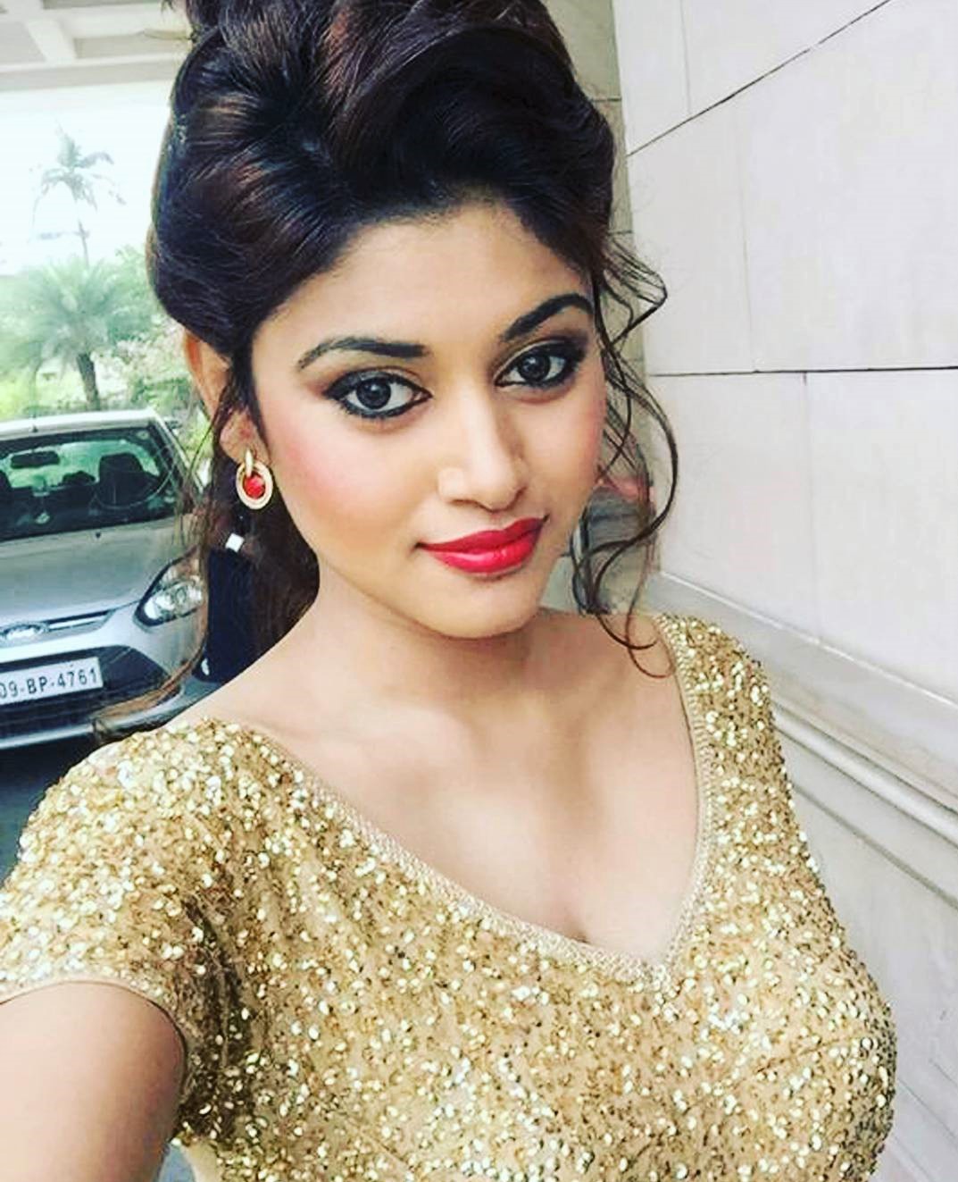 Oviya Helen: Movies, Age, Photo, Family, Husband, Height, Birthday, Biography, Filmography, Upcoming Movies, TV, OTT, Social Media, Facebook, Instagram, Twitter, WhatsApp, Google YouTube & More CelPox