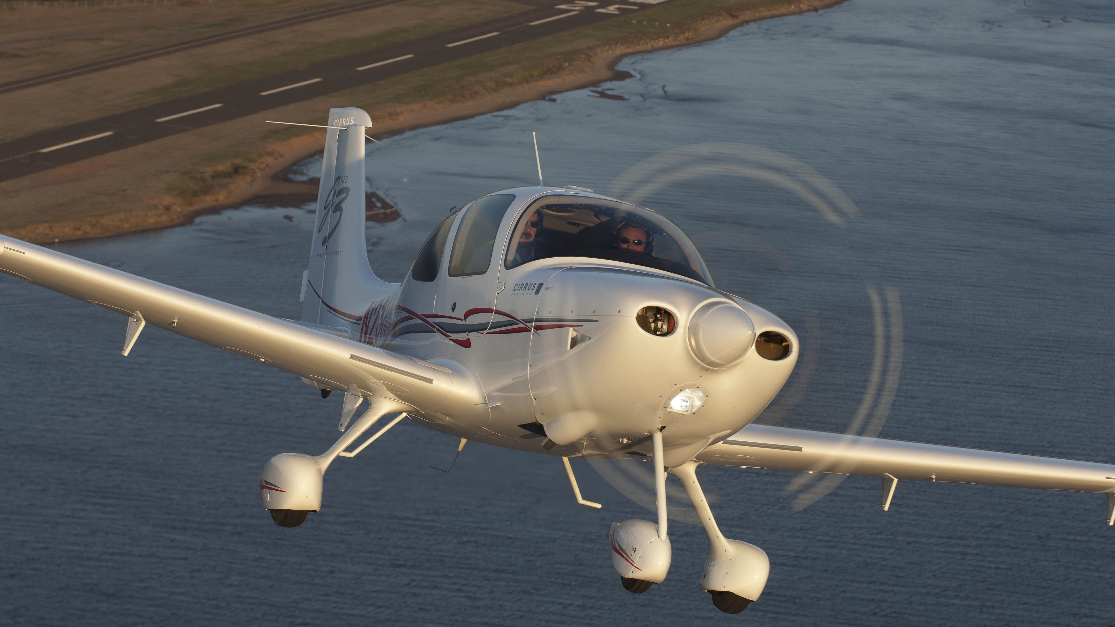 Download Vehicle Cirrus SR22 4k Ultra HD Wallpaper
