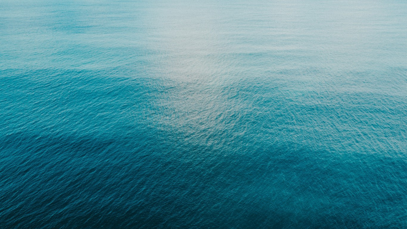 Download 1366x768 Ocean, Horizon Wallpaper for Laptop, Notebook