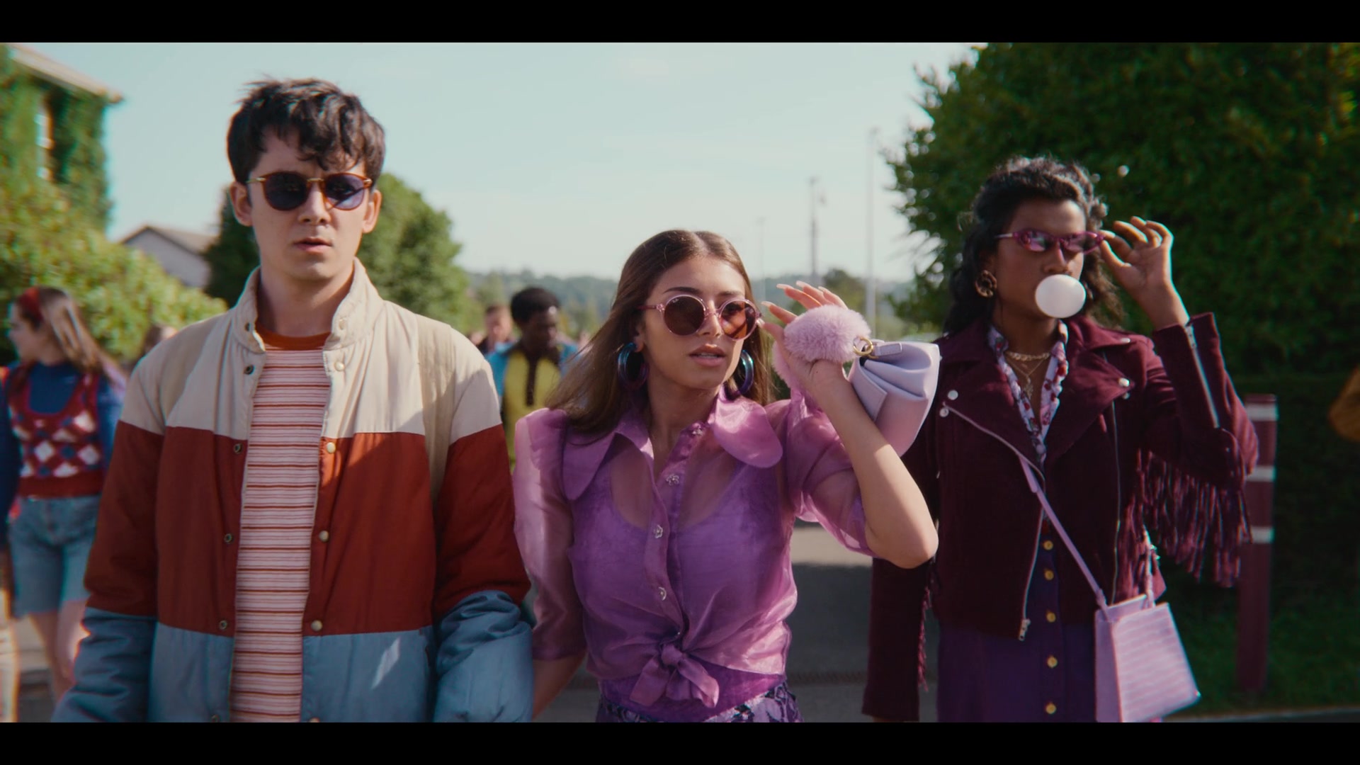 Ray Ban Women's Round Sunglasses Of Mimi Keene As Ruby Matthews In Sex Education S03E02 (2021)
