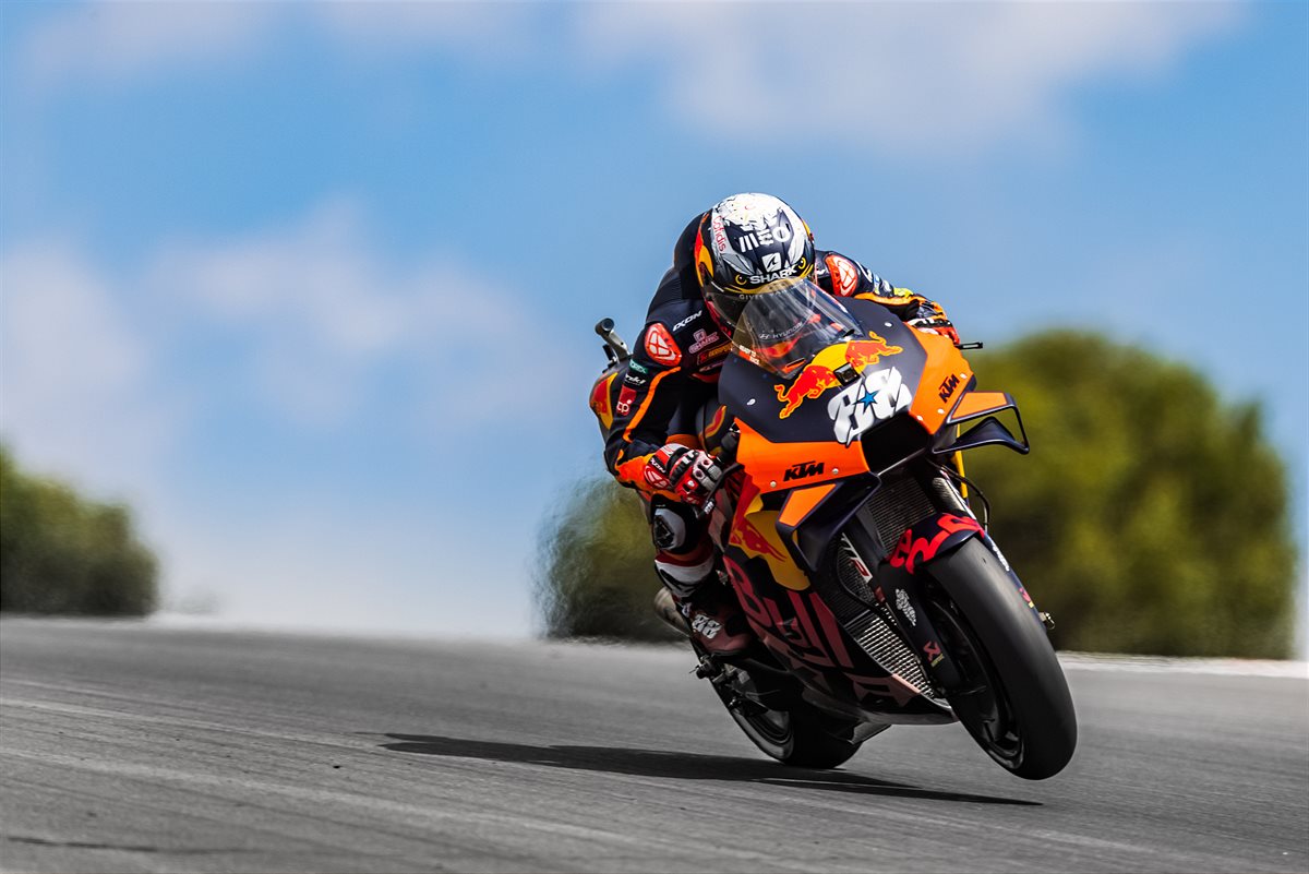 Impressive comeback and top five finish for Binder at Portuguese MotoGP™ PRESS CENTER