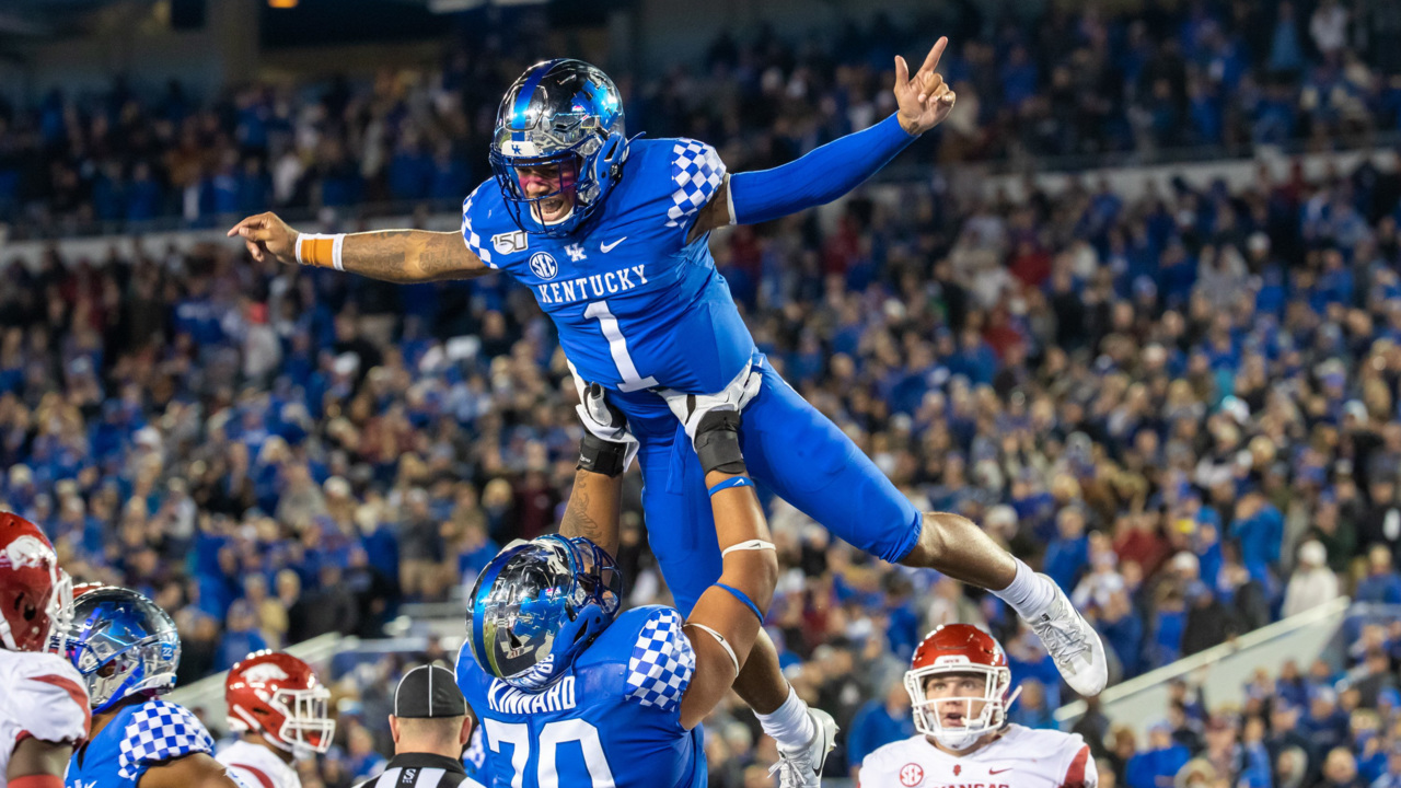 Lynn Bowden rides to the rescue of Kentucky football. Lexington Herald Leader