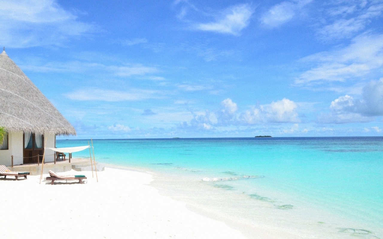 Peaceful Beach desktop PC and Mac wallpaper