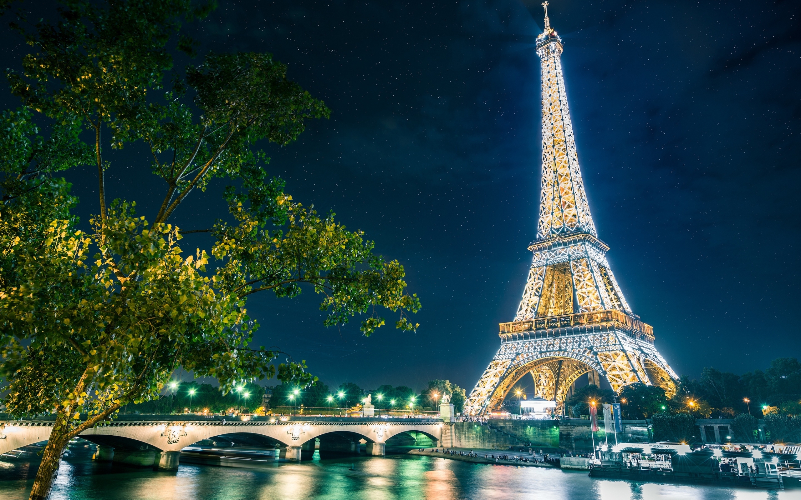 Eiffel tower Mac Wallpaper Download