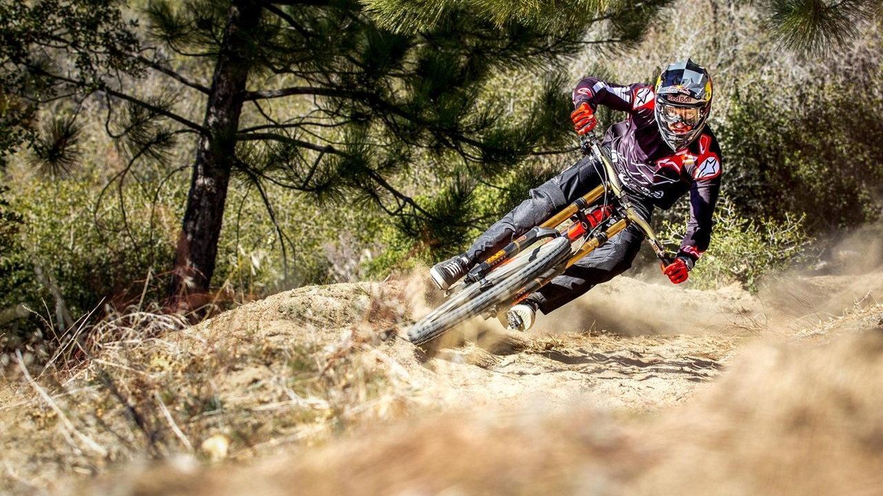 Downhill MTB Wallpaper for Android