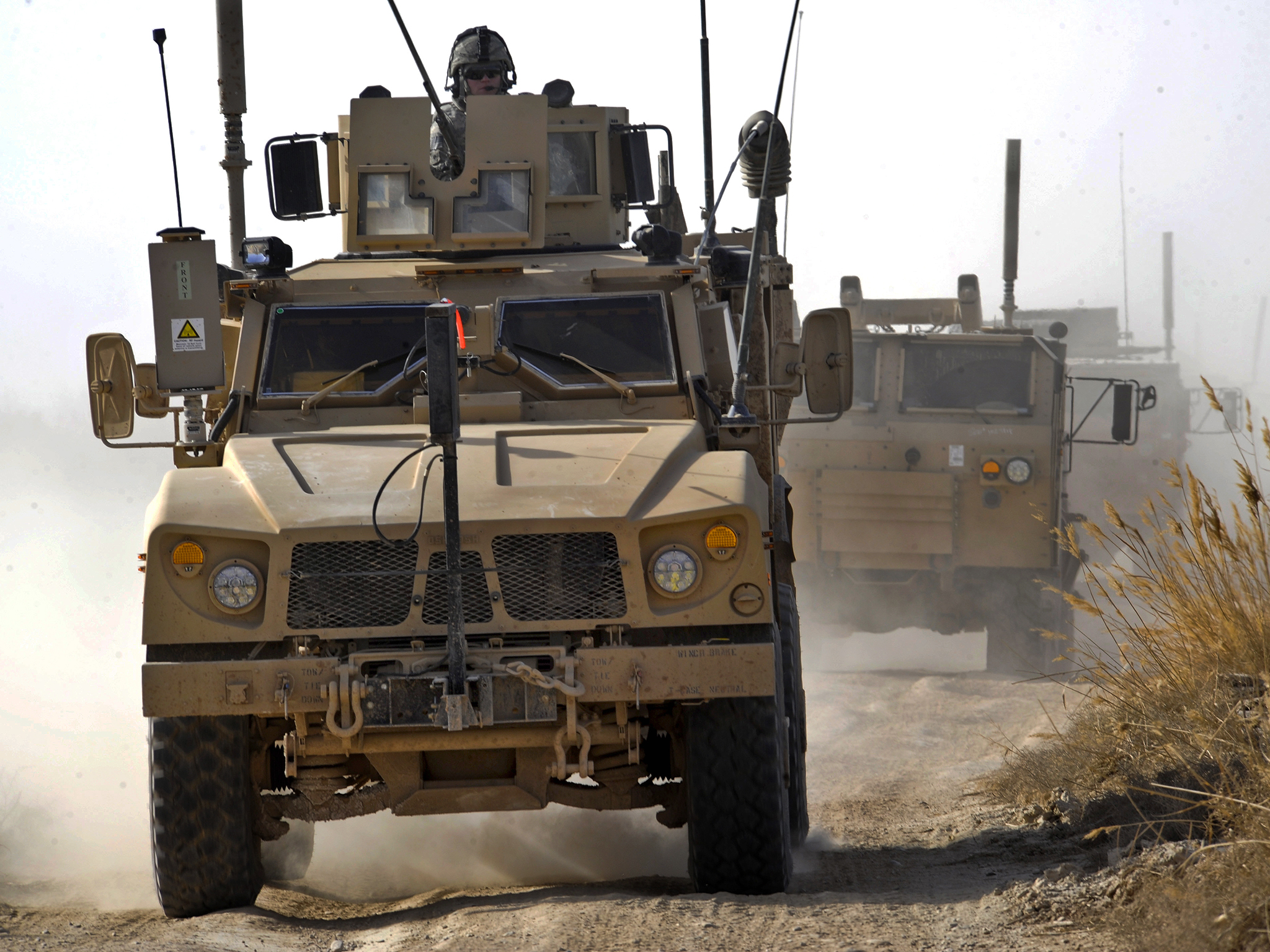 Oshkosh M ATV Military 4x4 A Wallpaperx1536