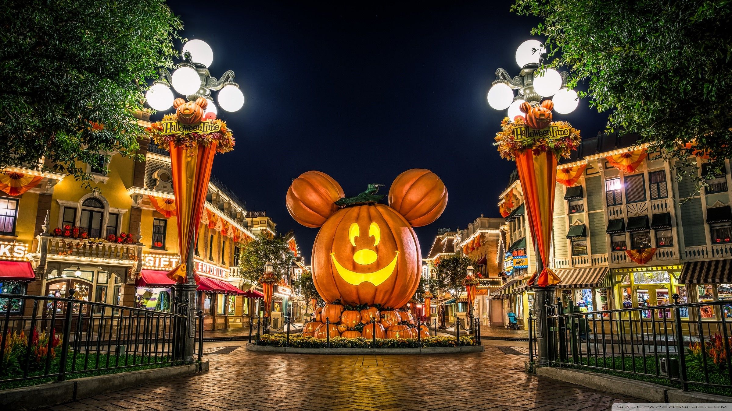 Disneyland Halloween Wallpaper