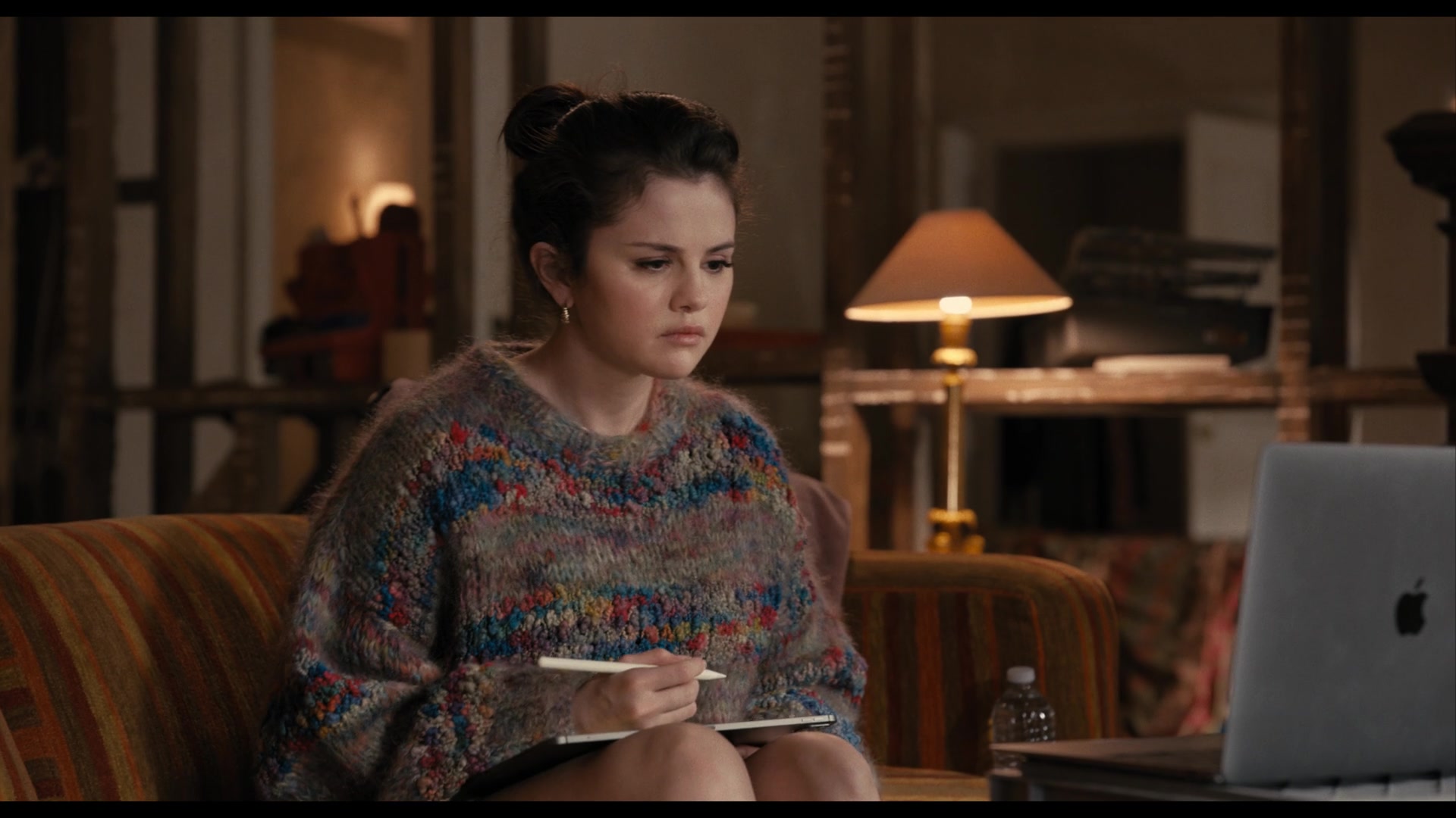 Apple MacBook Air Laptop Of Selena Gomez As Mabel Mora In Only Murders In The Building S01E02 Who Is Tim Kono