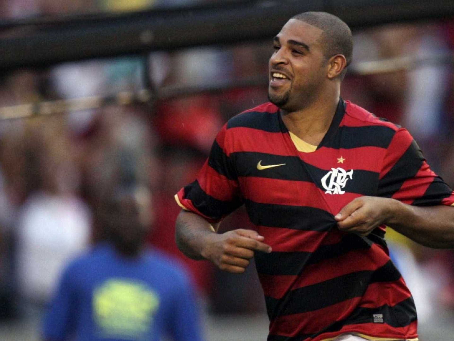 Filho de peixe. Herdeiro de Adriano Imperador já mostra que é craque e assina com gigante brasileiro. O Futbolero Brasil Jogadores