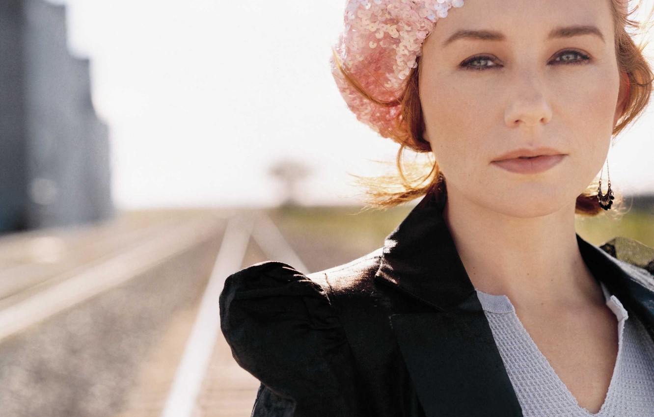 Wallpaper look, light, face, background, street, woman, focus, singer, rock, alt rock, piano rock, Tori Amos, narrowed, Tori Amos image for desktop, section музыка
