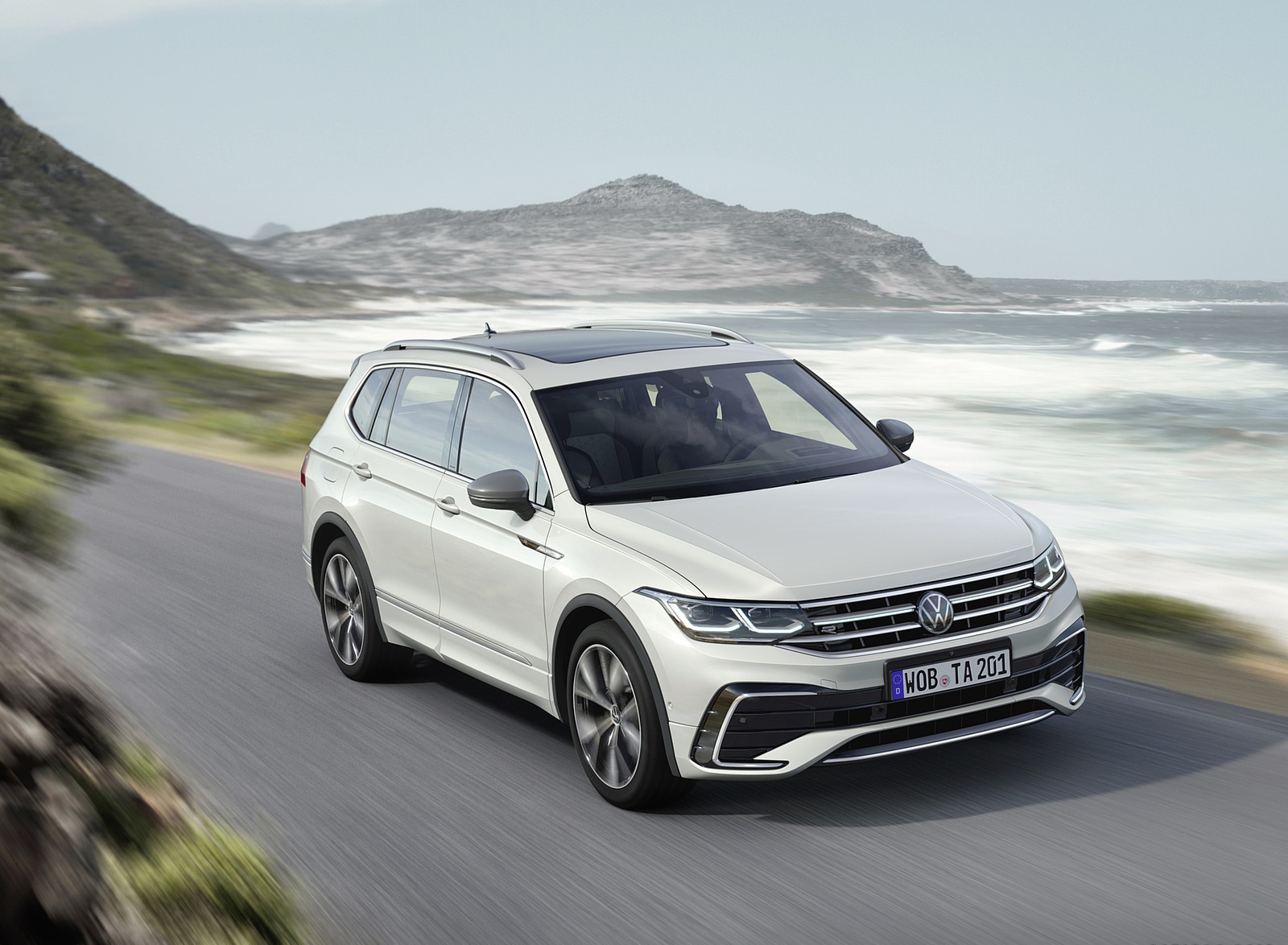 2022 Volkswagen Tiguan Allspace Wallpaper (HD Image)