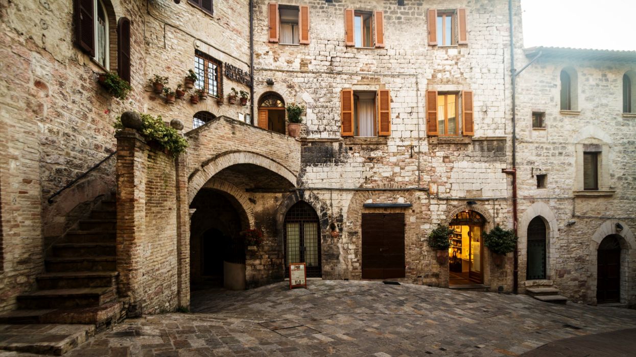 Houses Italy Street Assisi Perugia Umbria Cities wallpaperx2160