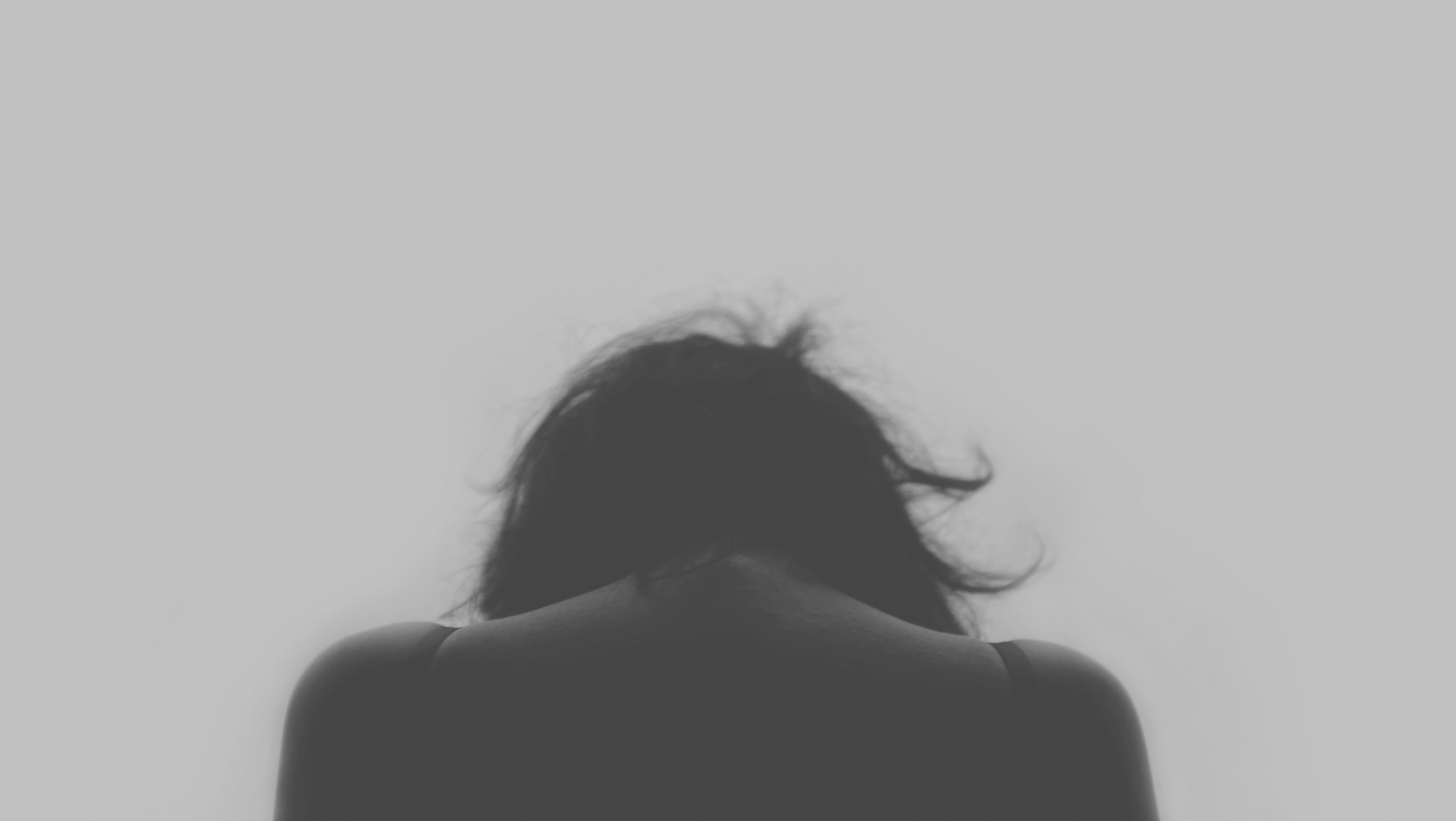 4896x2760 Back, Blak And White, Grey, Minimal, Behind, Moody, Female, Woman, Backless, Black & White, Nape, B W, Sadness, Gray, Hair, Girl, Shoulders, Black And White, Free Image, Person, Head