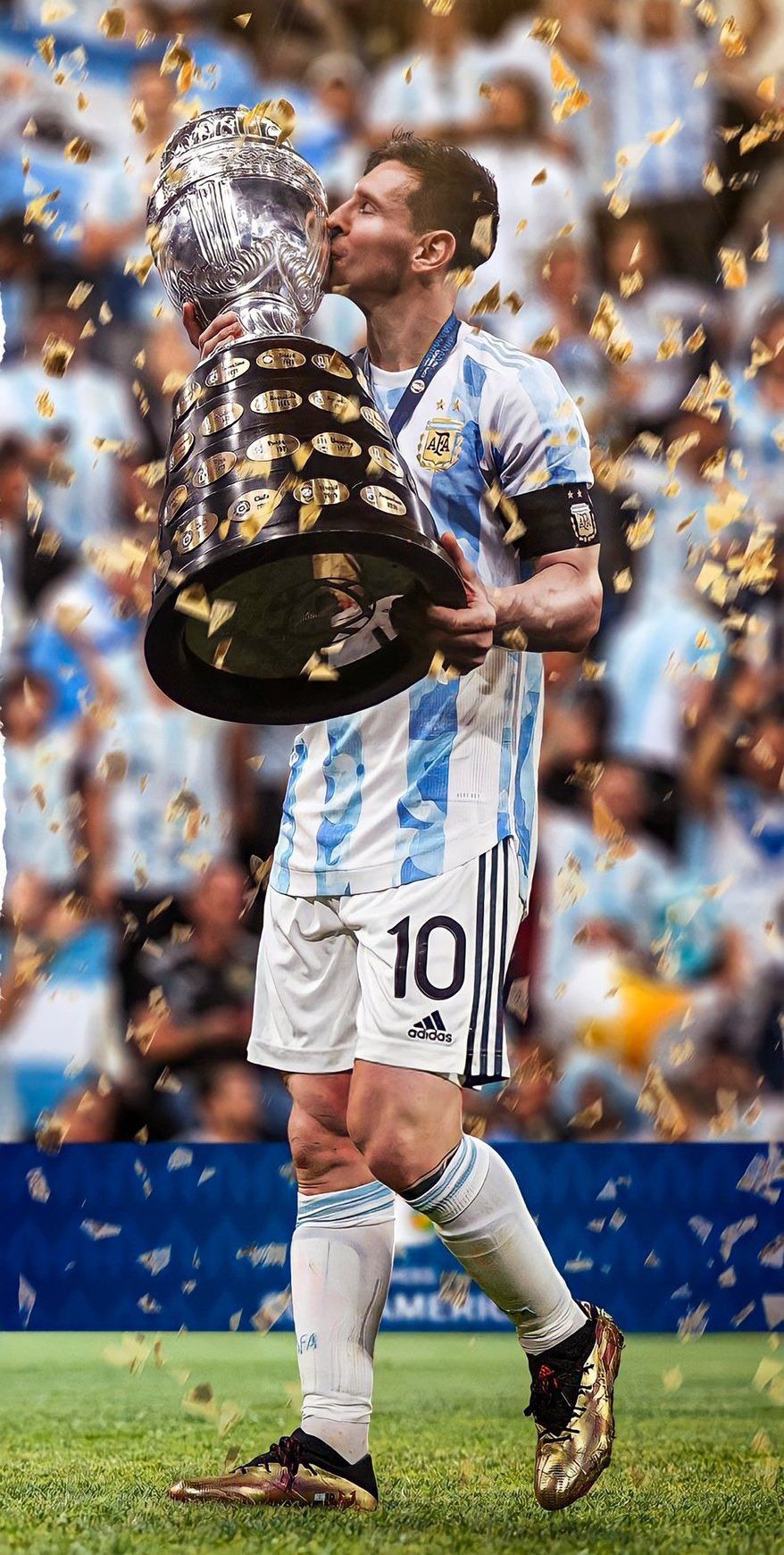 barcacentre on Twitter Wallpaper Messi holding the Copa America as  captain of Argentina Argentina httpstcoBOaVUTSr6S  Twitter