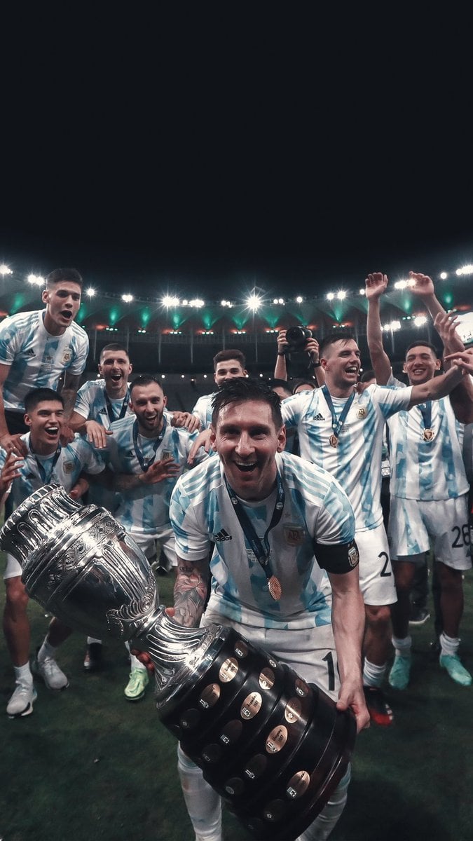 barcacentre: Messi celebrates Argentina's Copa América glory. [
