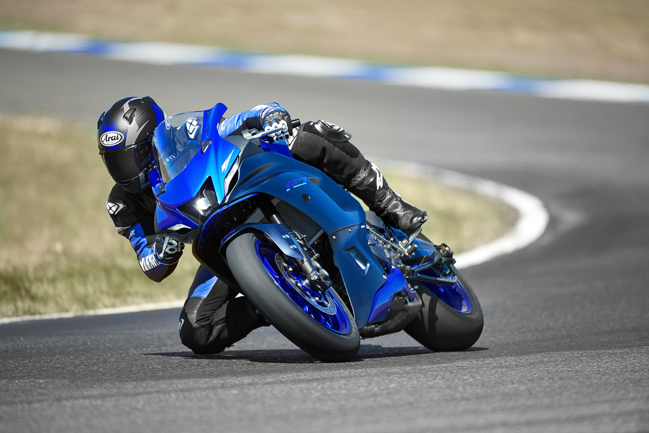 2022 Yamaha YZF R7 First Look (11 Fast Facts + 30 Photo)