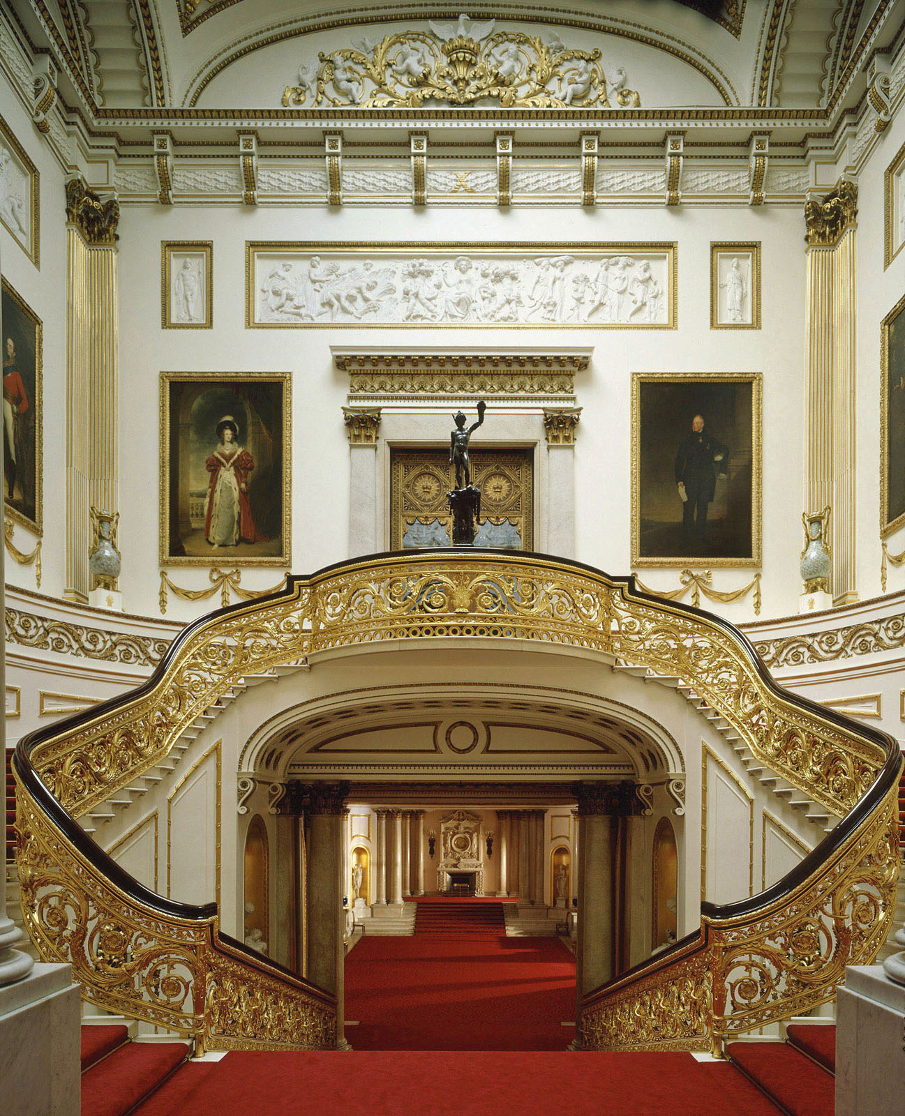 Inside Buckingham Palace. iDesignArch. Interior Design, Architecture & Interior Decorating eMagazine