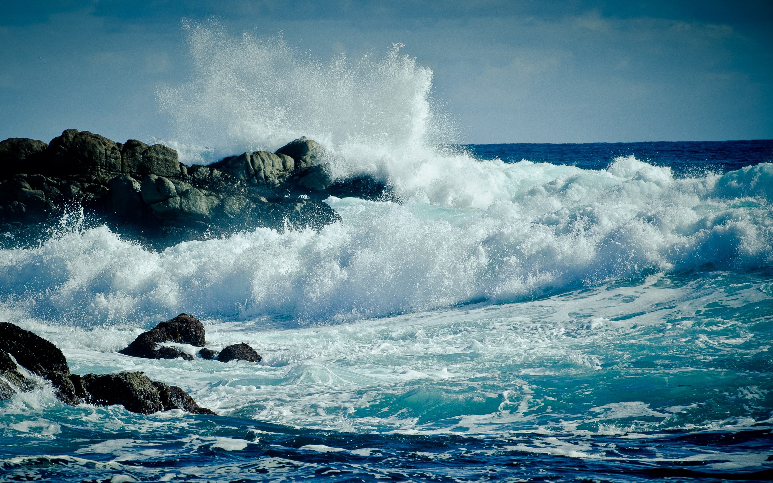 water ocean waves 2560x1600 wallpaper