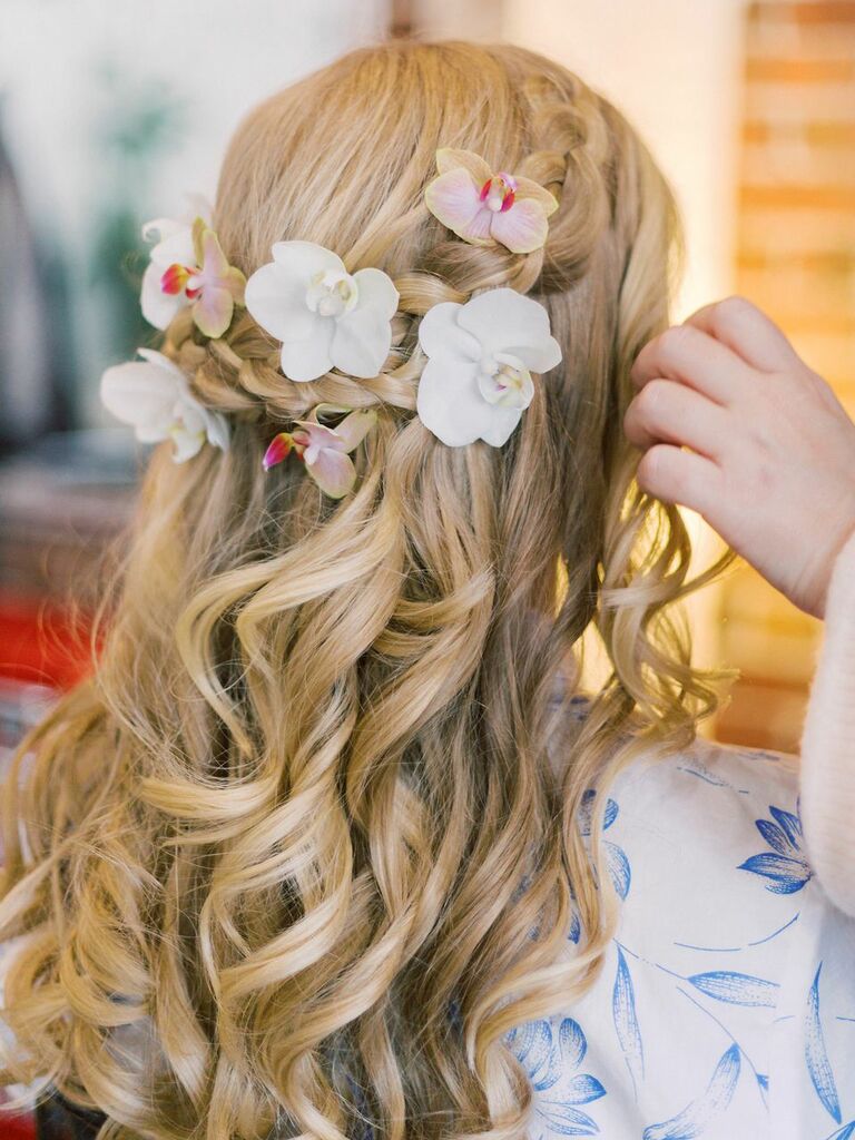 Wedding Hairstyles With Flowers That Will Stay Put