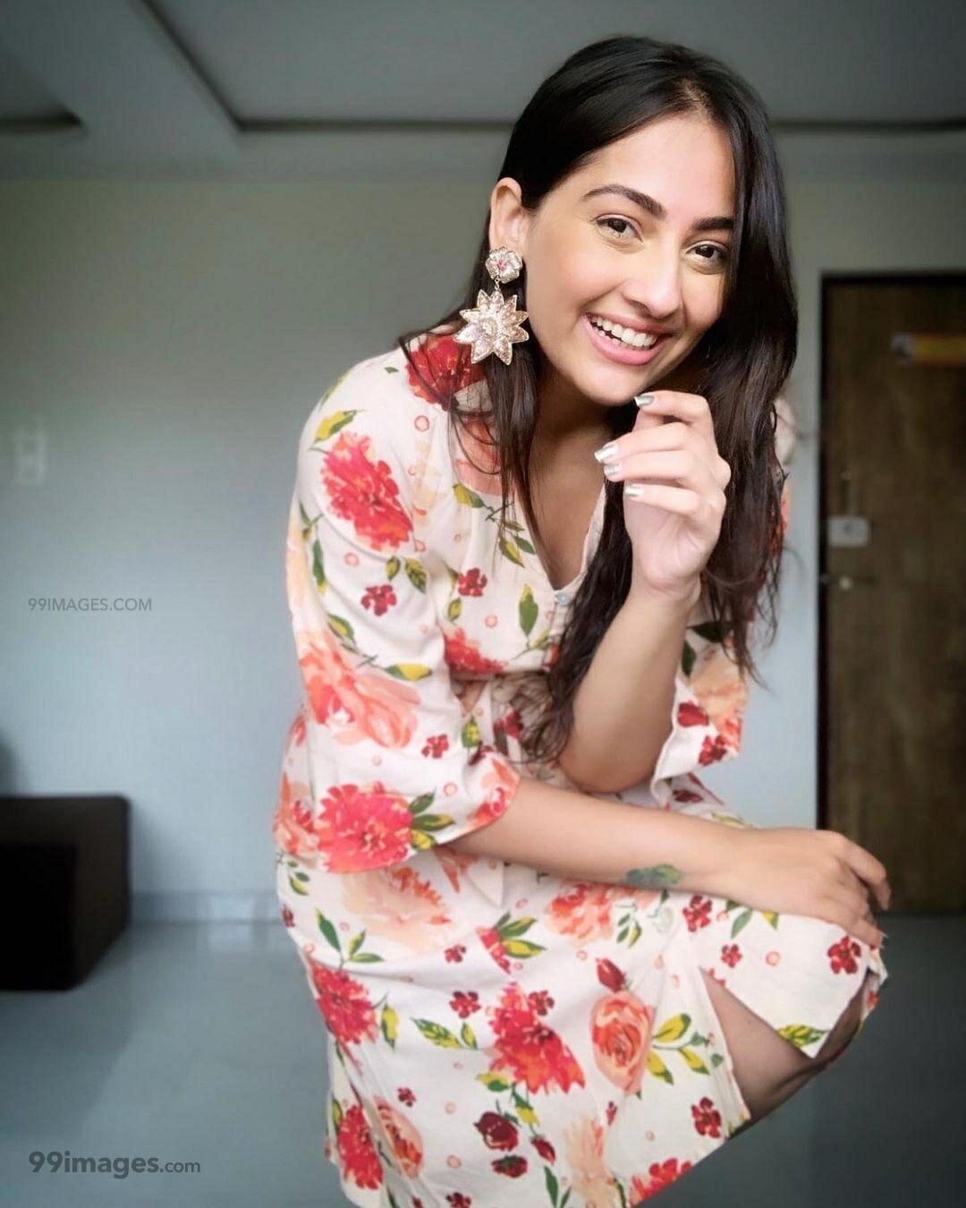 Anagha Bhosale HD Wallpaper (Desktop Background / Android / iPhone) (1080p, 4k) (1080x1350)