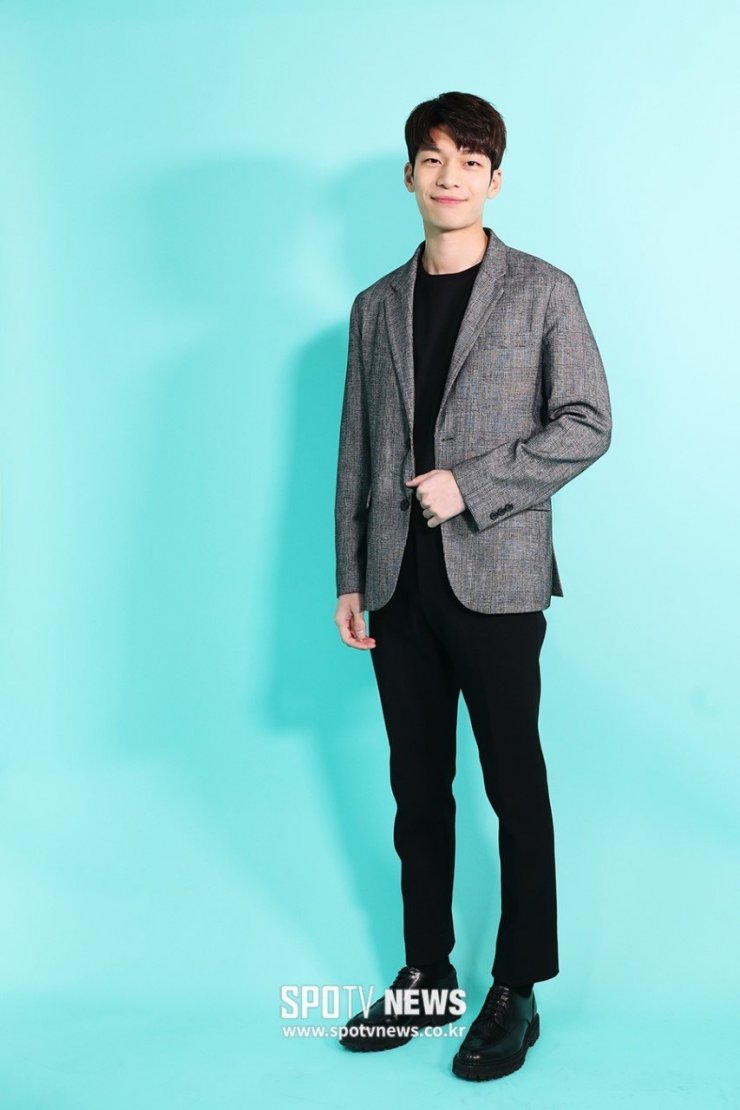 Wi Ha Joon Gallery (위하준) HanCinema