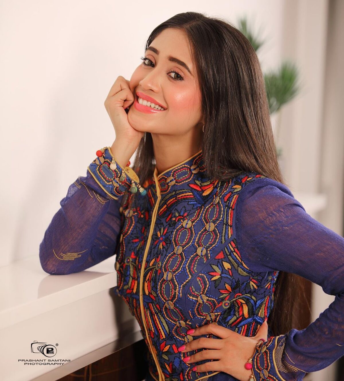 Shivangi Joshi bags Best Actress Award, shares THESE picture to celebrate Indian Wire