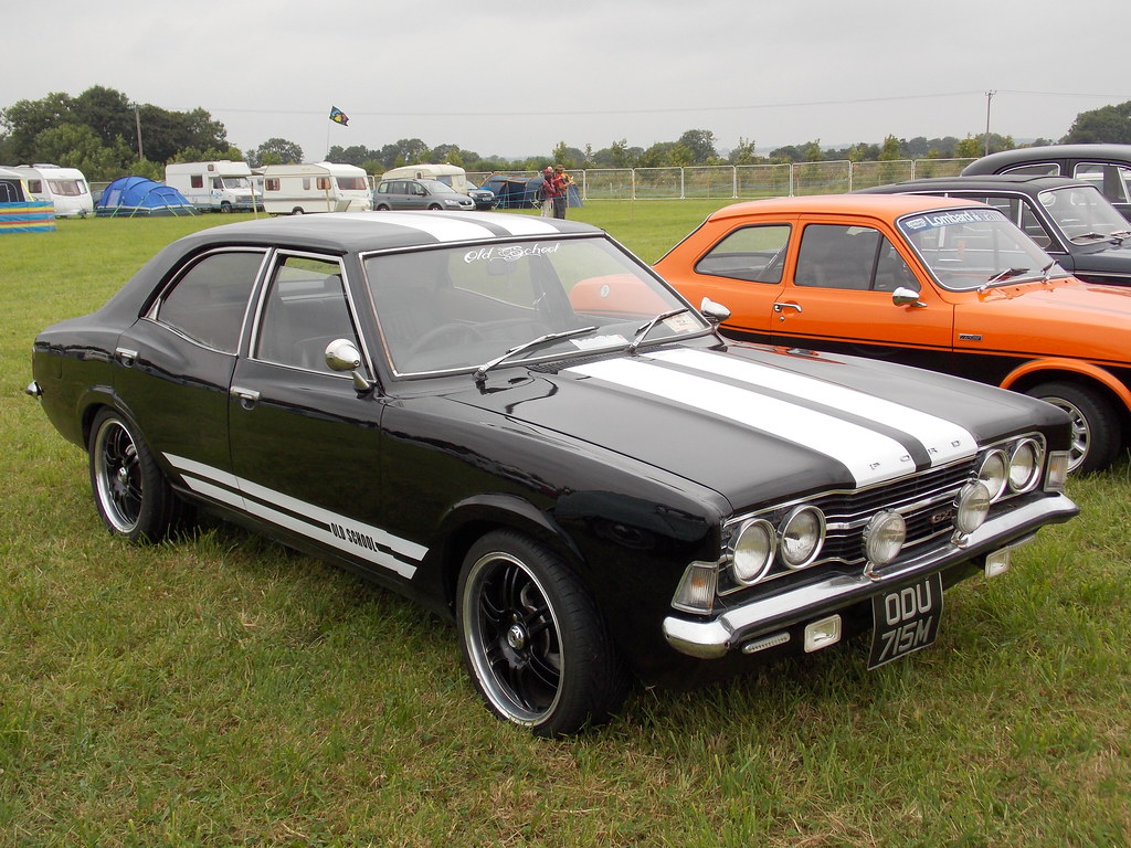 Ford Cortina Mk. III 2000 GXL. Pickering Traction Engi