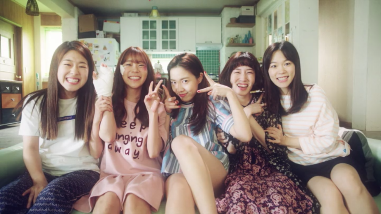 M reviews: Hello My Twenties (1 2)