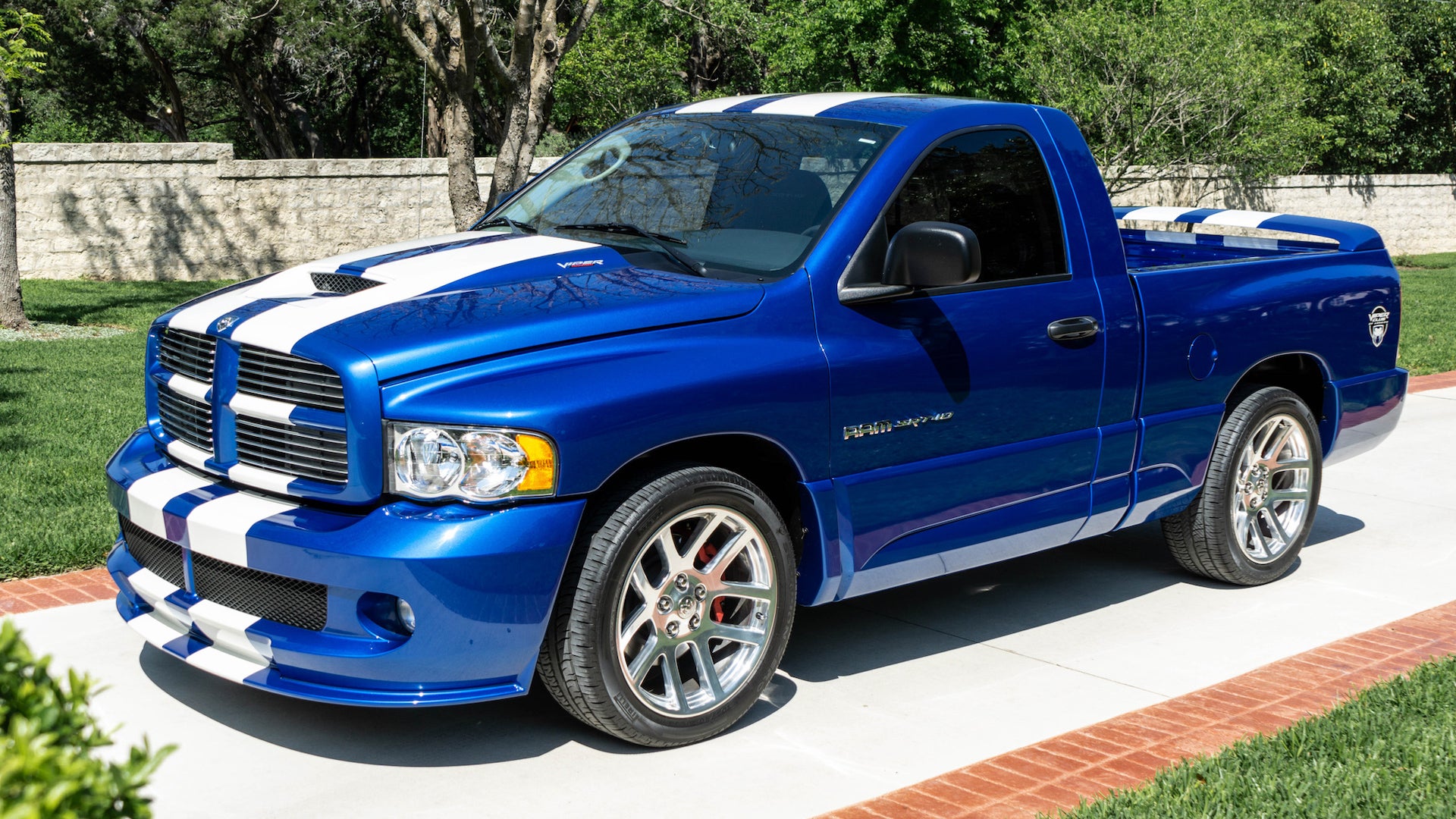 This 400 Mile Dodge Ram SRT 10 Can Be Yours For A Surprisingly Reasonable Price