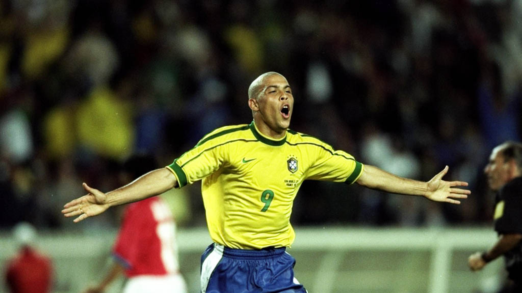 Ex Brazil Striker Ronaldo To Open 30 Soccer Schools China