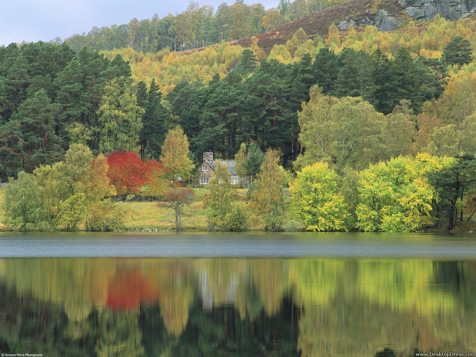 Desktop Wallpaper Natural Background Tranquil Waters, Loch of Eileen, Scotland