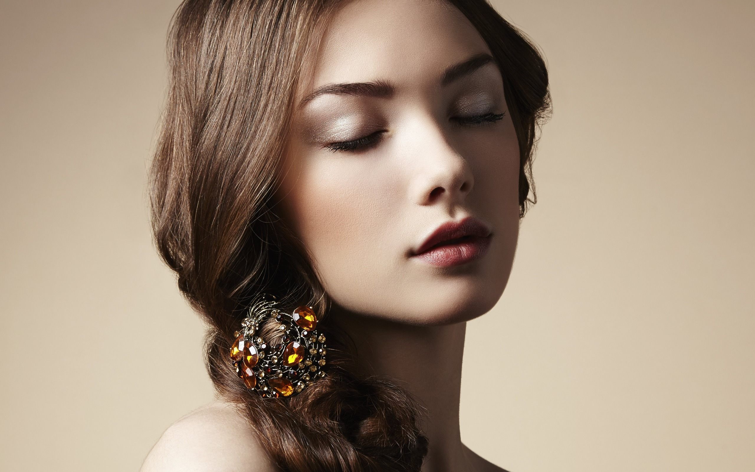 Beautiful Girl Face Beauty HD Wallpaper in High Resolution