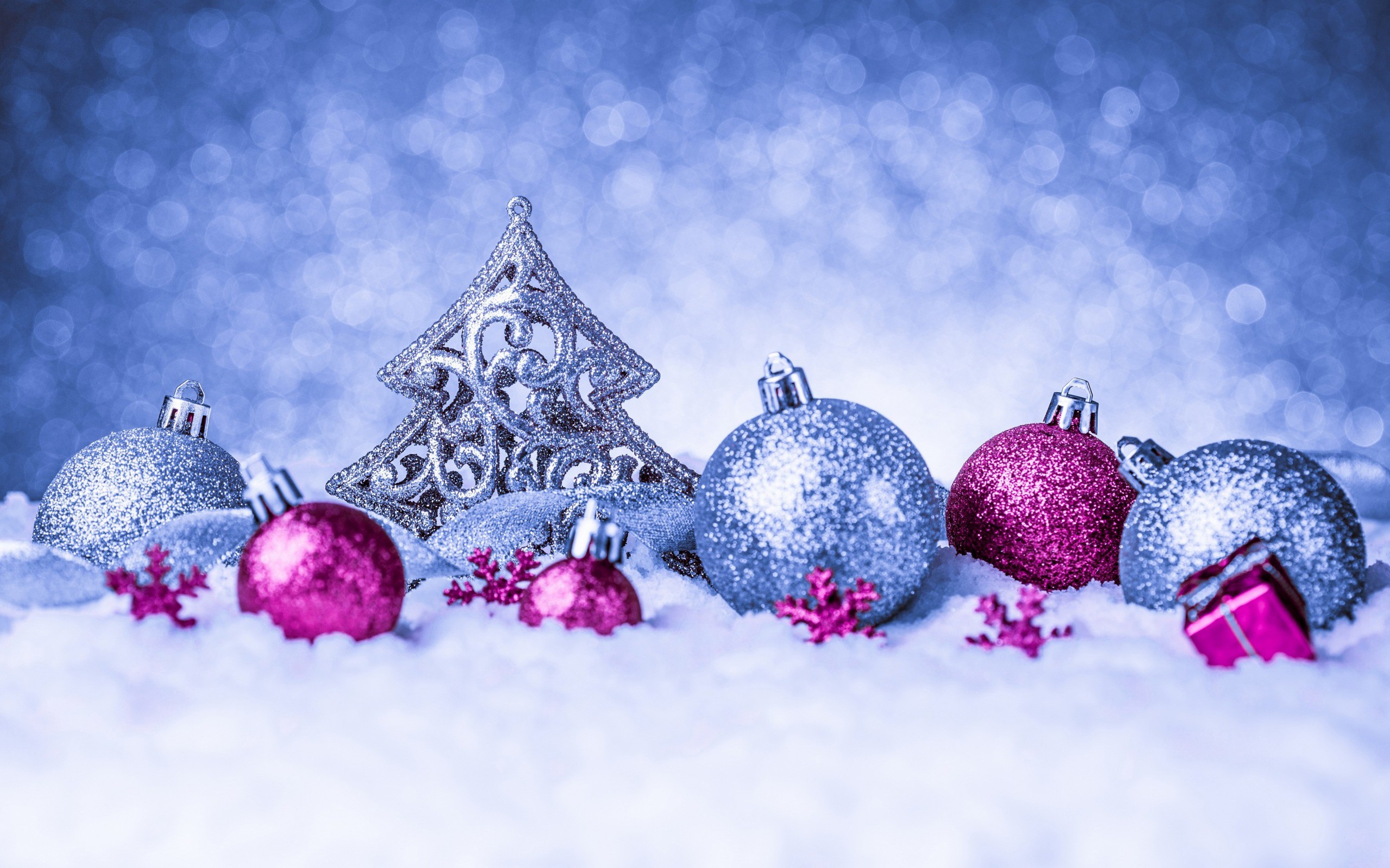 Wallpaper, snow, winter, closeup, Christmas Tree, Christmas ornaments, holiday, fir, season, christmas decoration 2560x1600