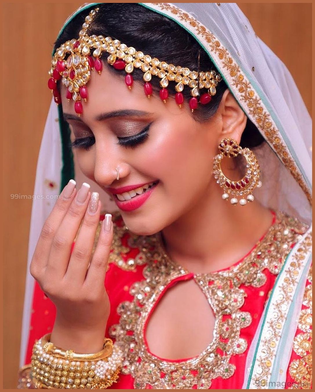 Shivangi Joshi Beautiful HD Photohoot Stills & Mobile Wallpaper HD (1080p) - #shivangijoshi #h. Shivangi joshi instagram, Beautiful jewelry, Stylish girl