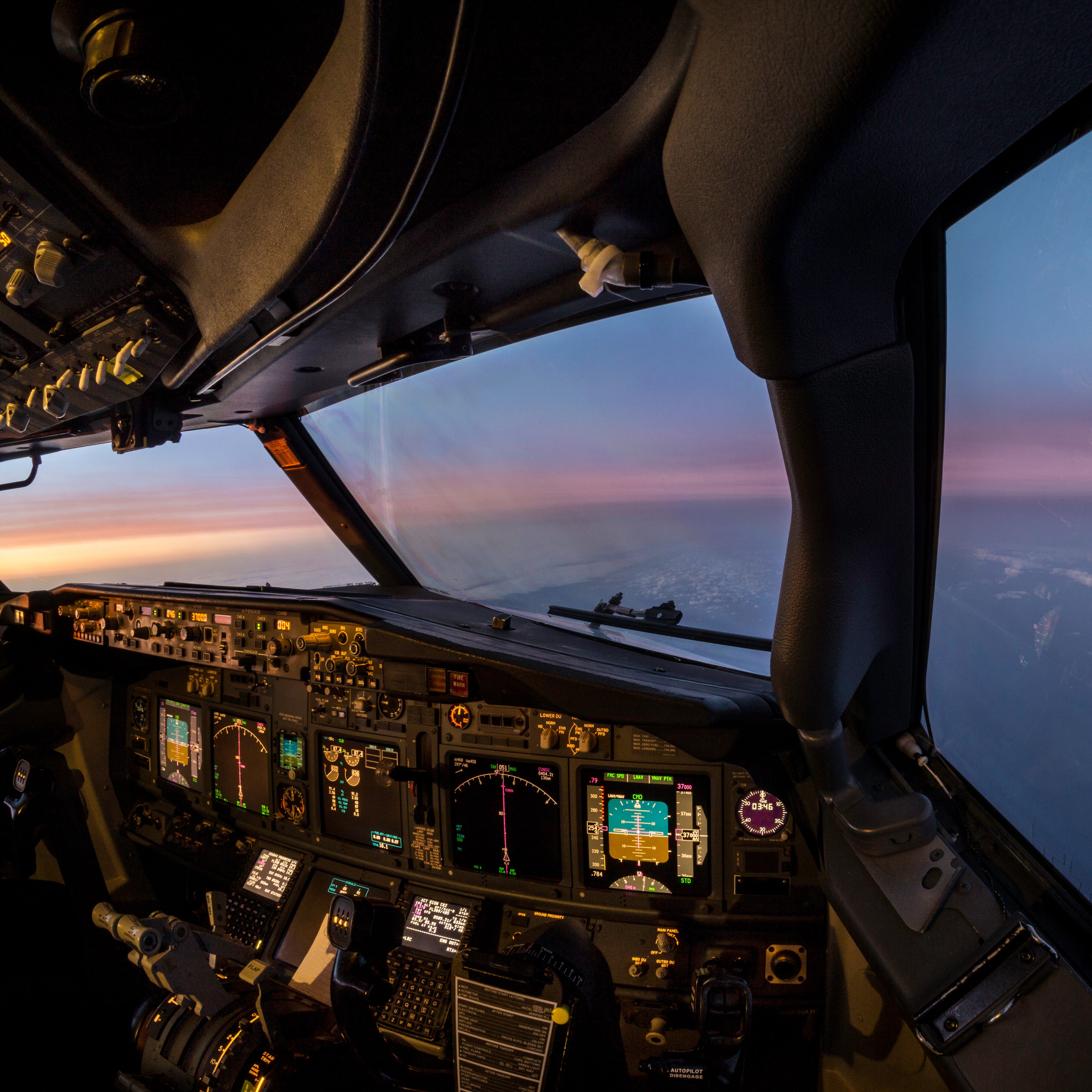 Is it Safe for Pilots to Take Photo from the Cockpit?. Condé Nast Traveler