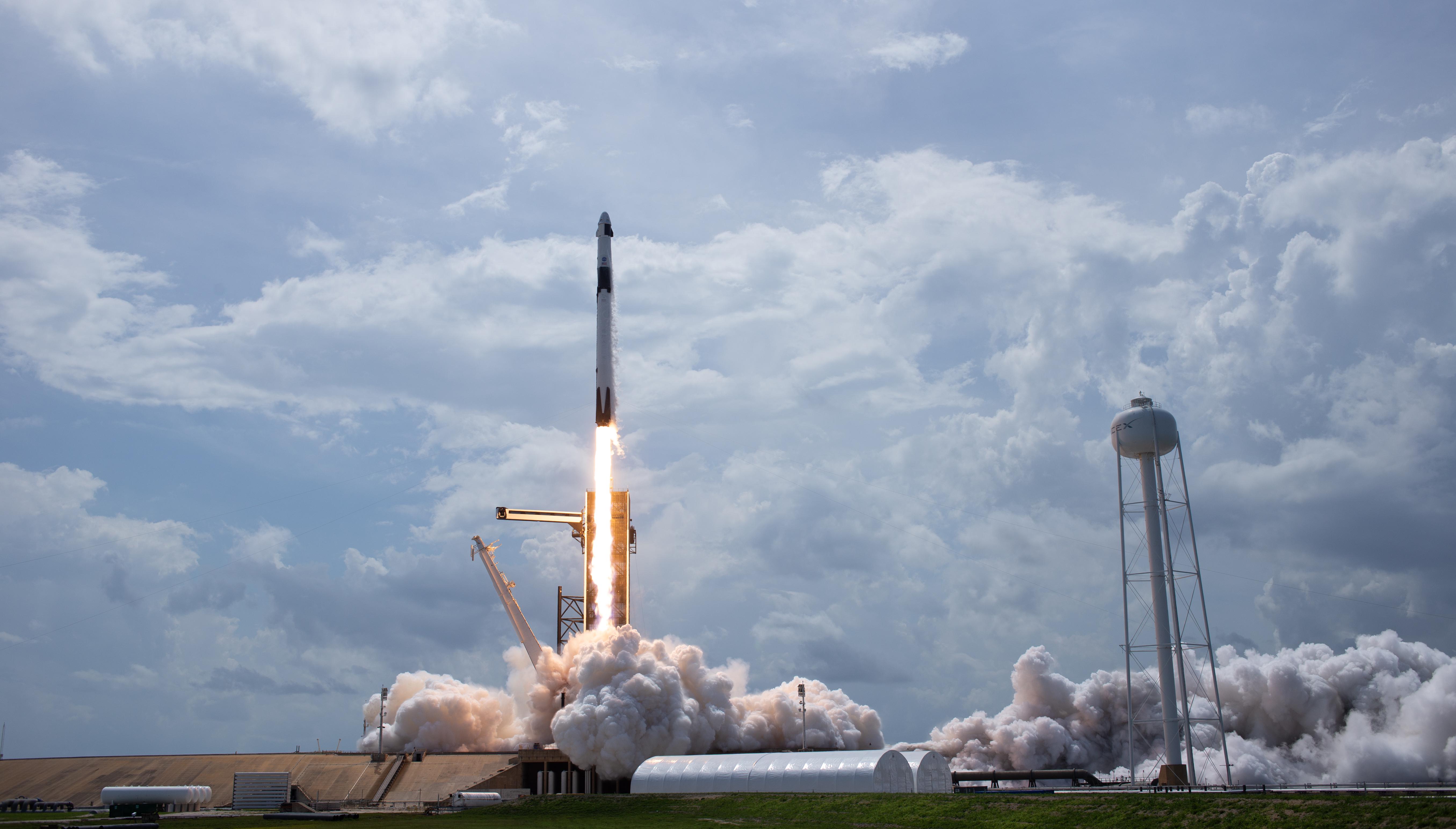 Spacex 4K wallpaper for your desktop or mobile screen free and easy to download