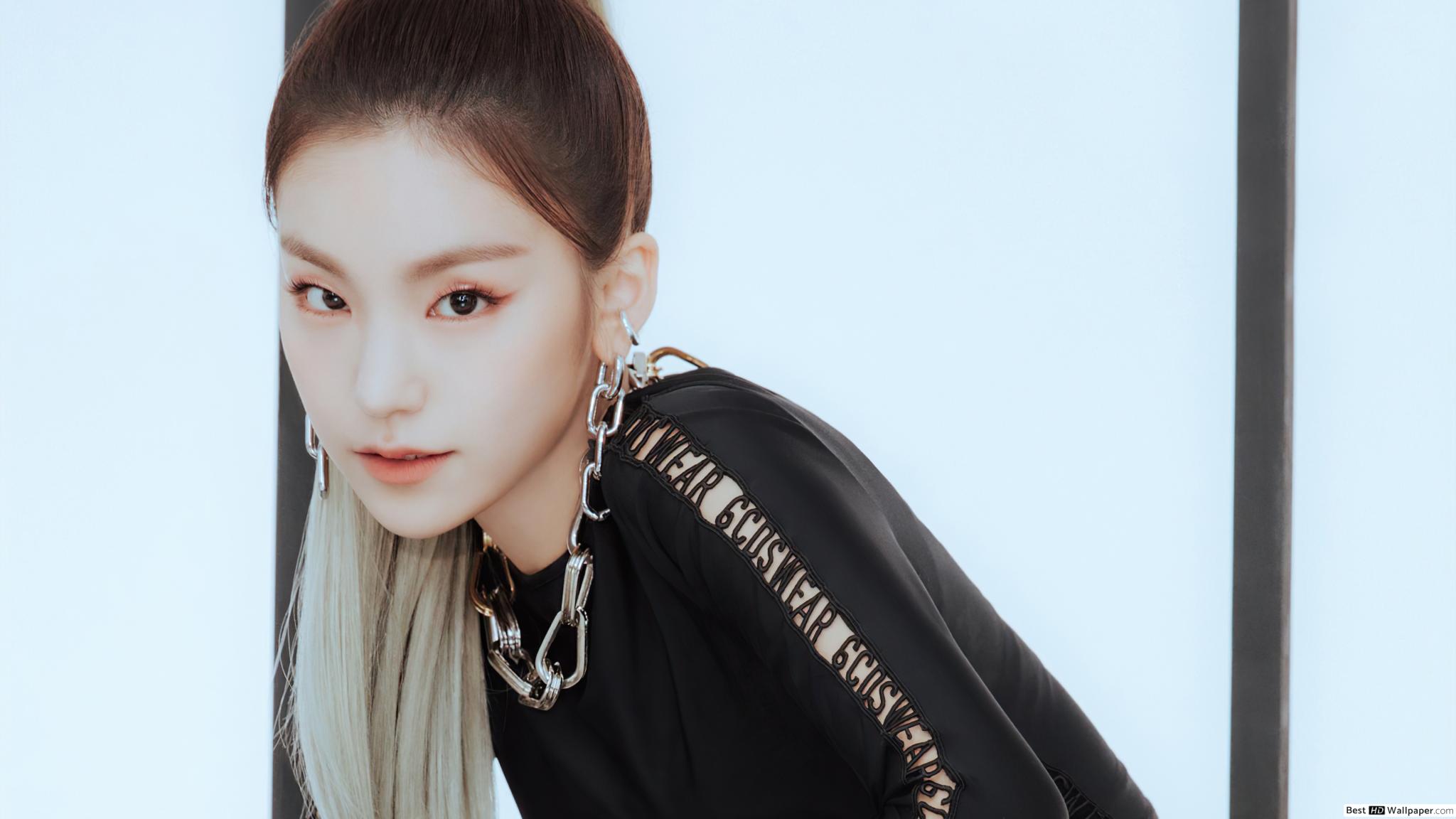 ITZY's Yeji In 'IT'Z ME' M V Photohoot HD Wallpaper Download