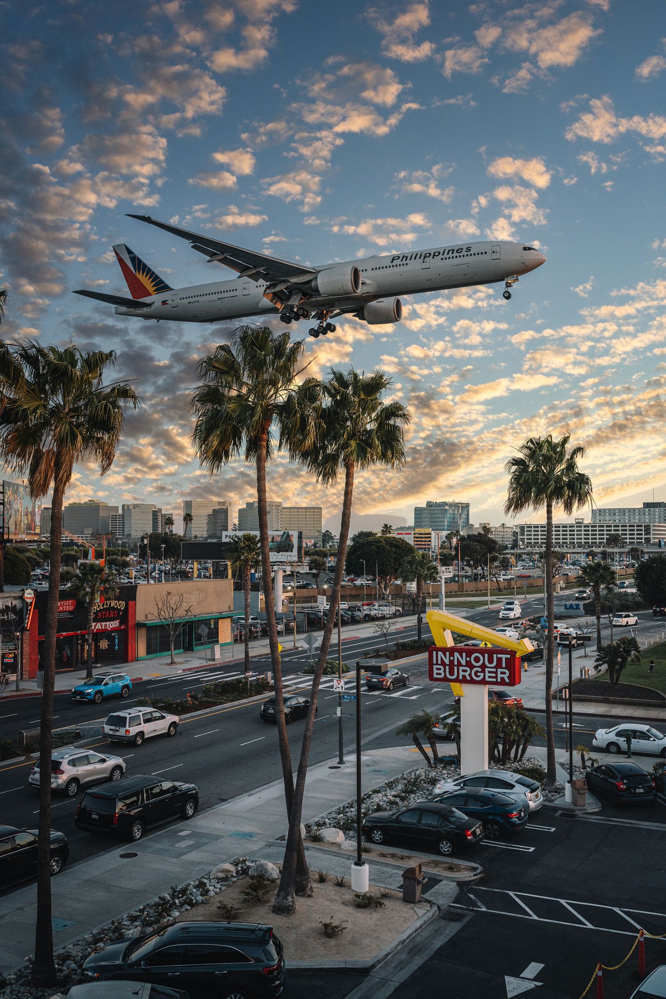 Landing landing near LAX. Scenery wallpaper, Sky aesthetic, Airplane photography