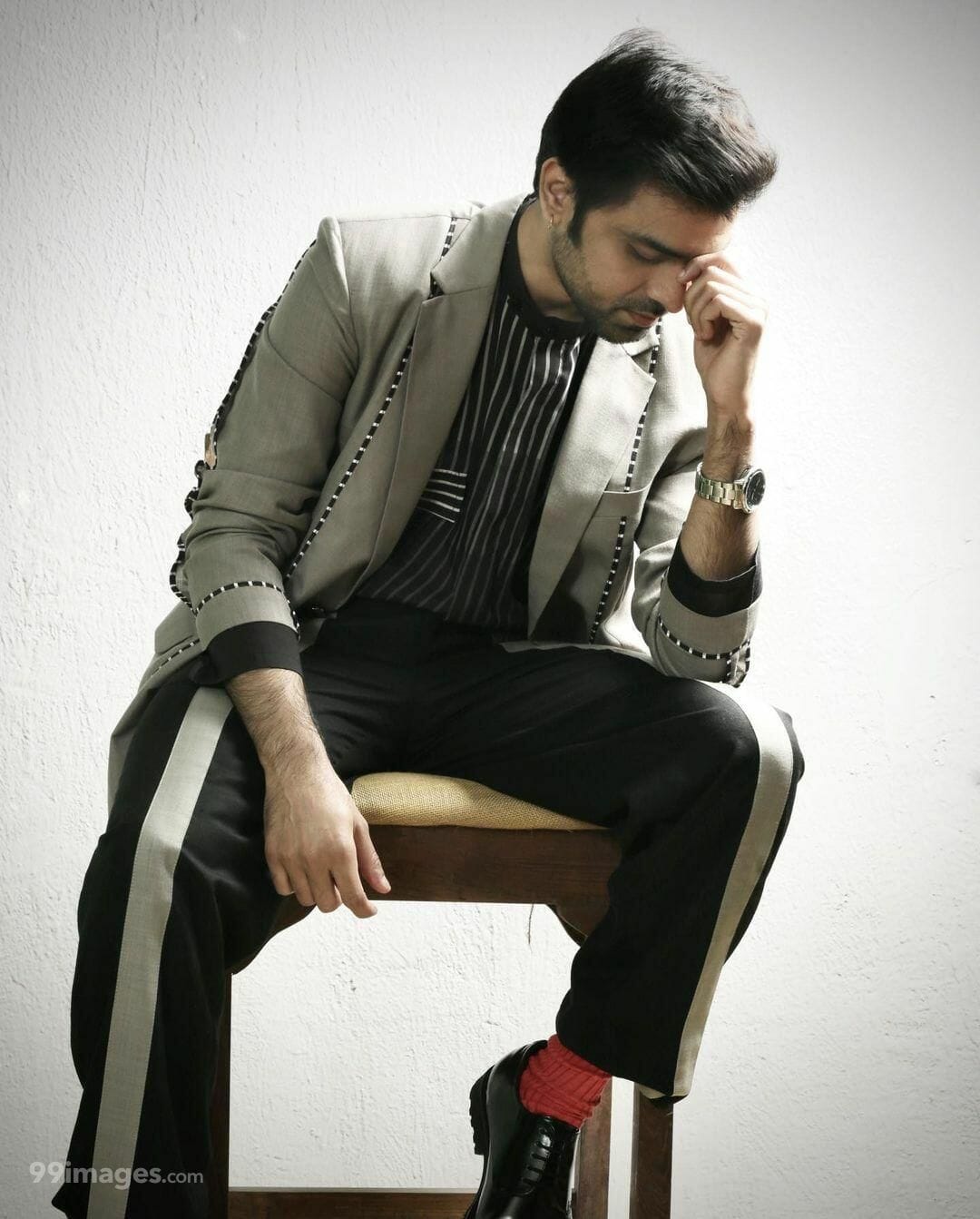 Jitendra Kumar HD Wallpaper (Desktop Background / Android / iPhone) (1080p, 4k) (1080x1343)