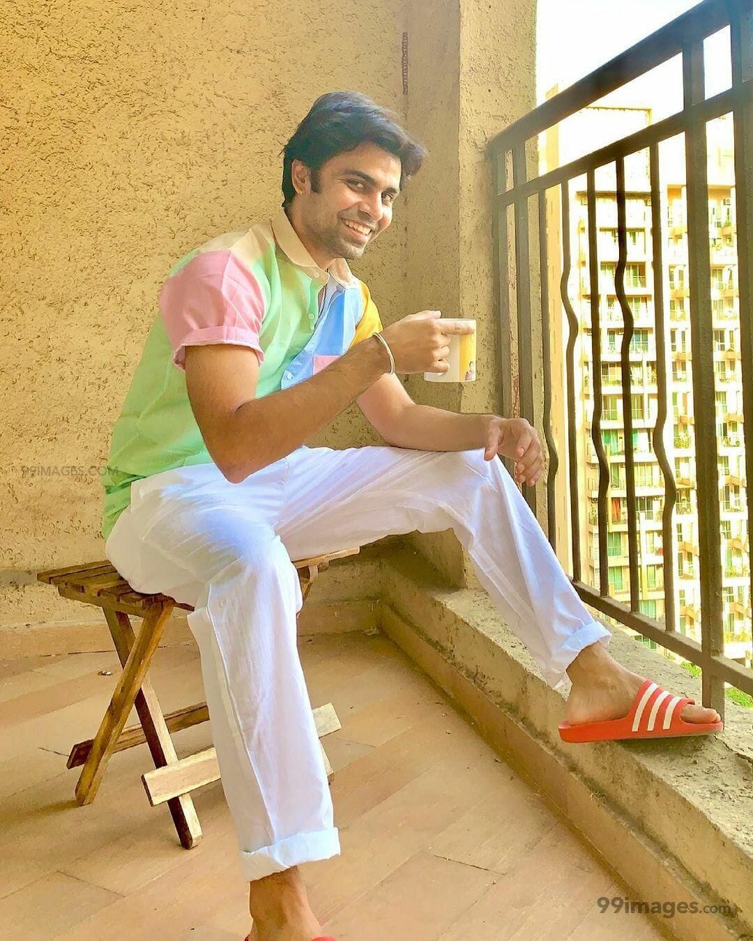 Jitendra Kumar HD Wallpaper (Desktop Background / Android / iPhone) (1080p, 4k) (1080x1350)