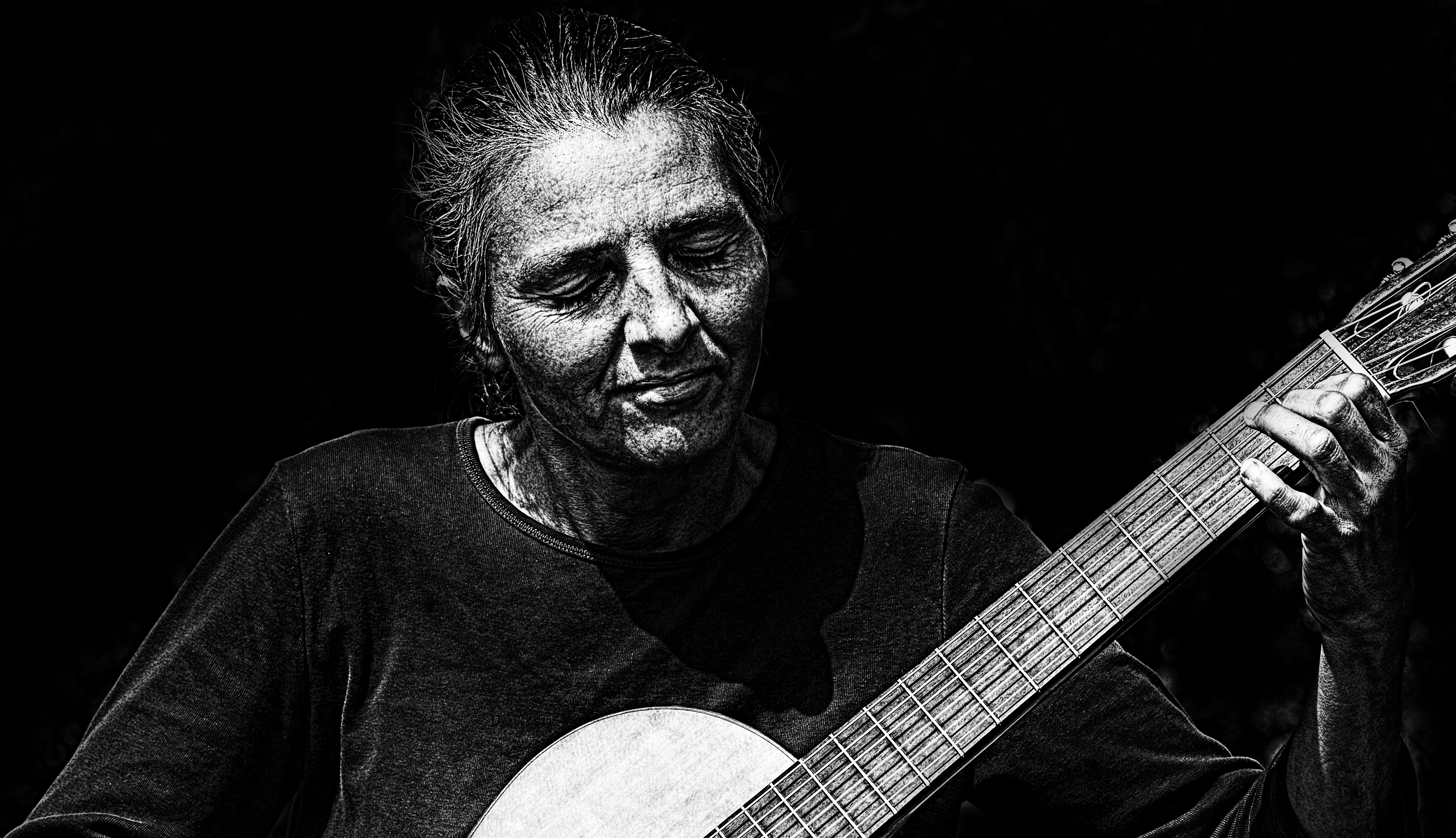 Wallpaper, women, portrait, guitar, music, musician, guitarist, beautiful, woman, female, darkness, femaleportrait, black and white, monochrome photography, plucked string instruments, string instrument, bassist 4293x2470 - Wallpaper